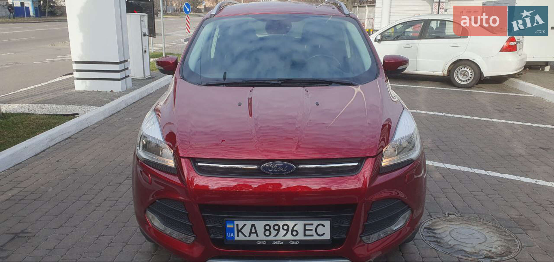 Головне фото звіту автомобіля FORD KUGA 2016