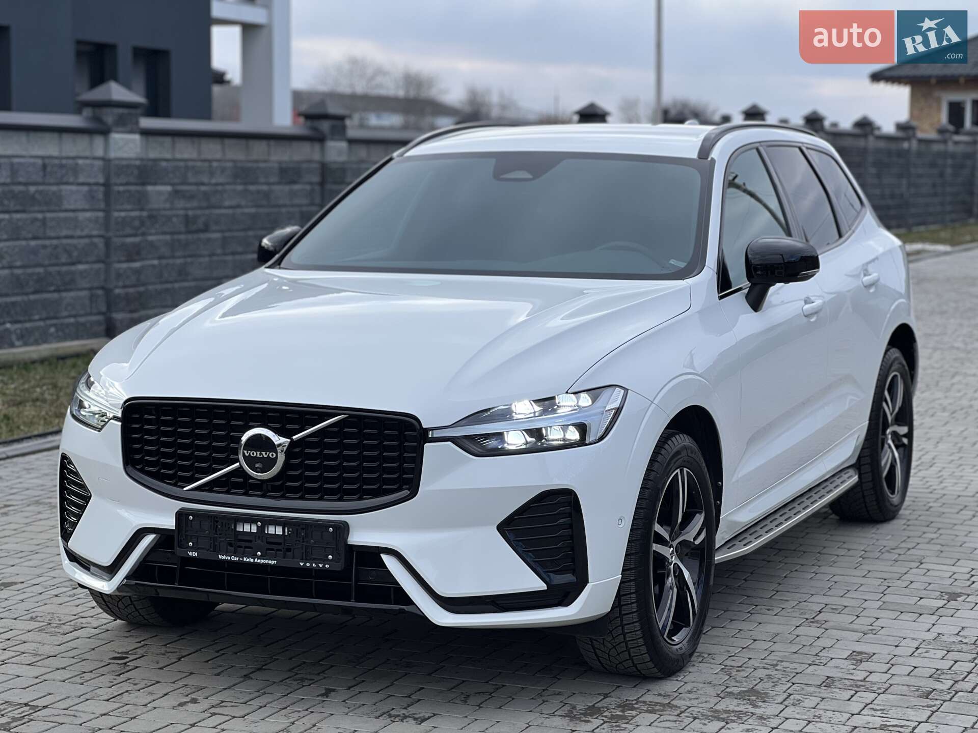 VOLVO XC60 2021
