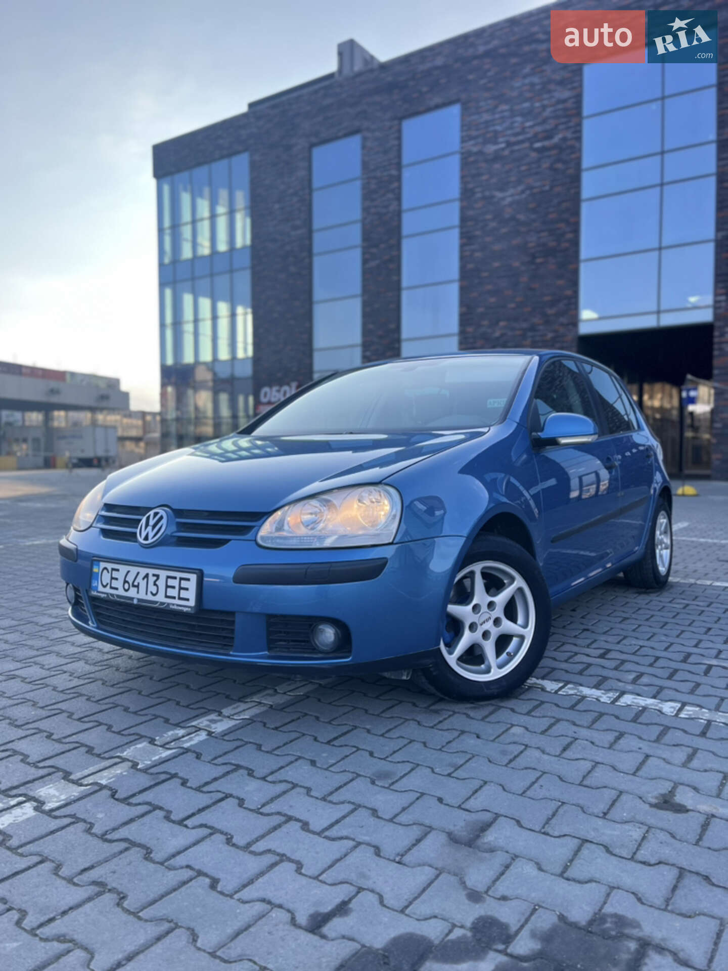 VOLKSWAGEN GOLF 2004