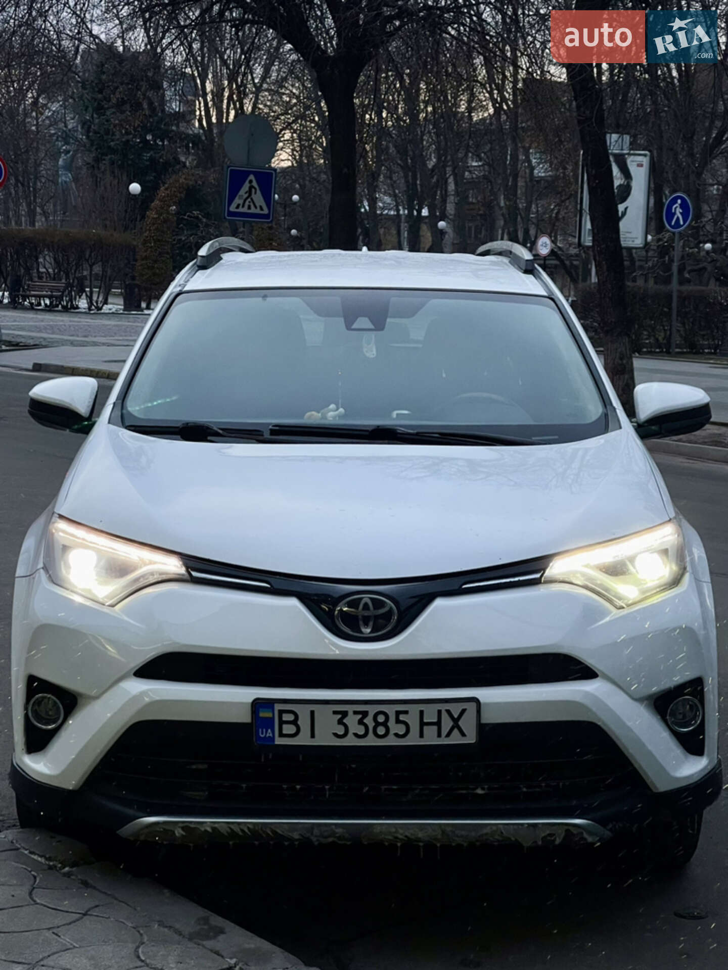 TOYOTA RAV4 2018