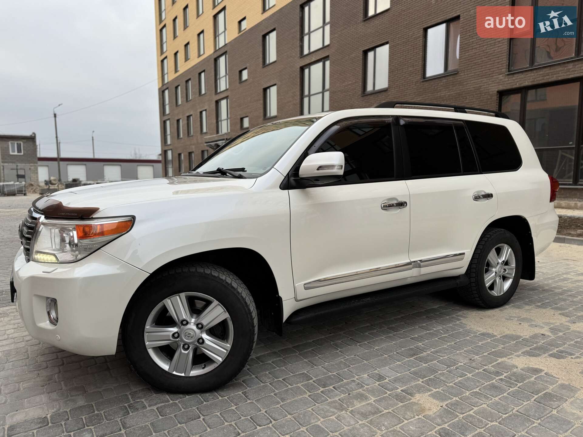 TOYOTA LAND CRUISER 200 2012