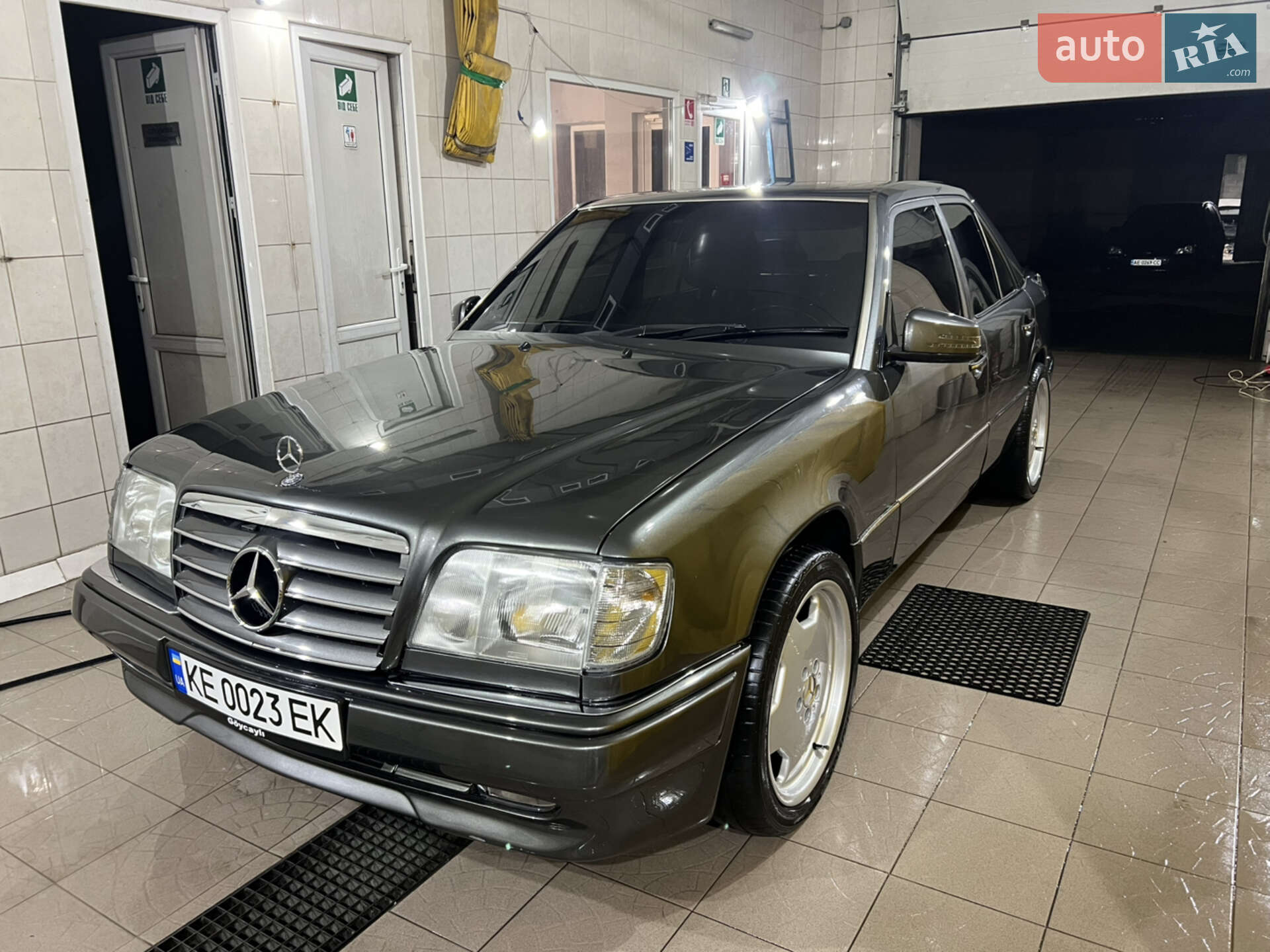 Mercedes-Benz E-Class 1993