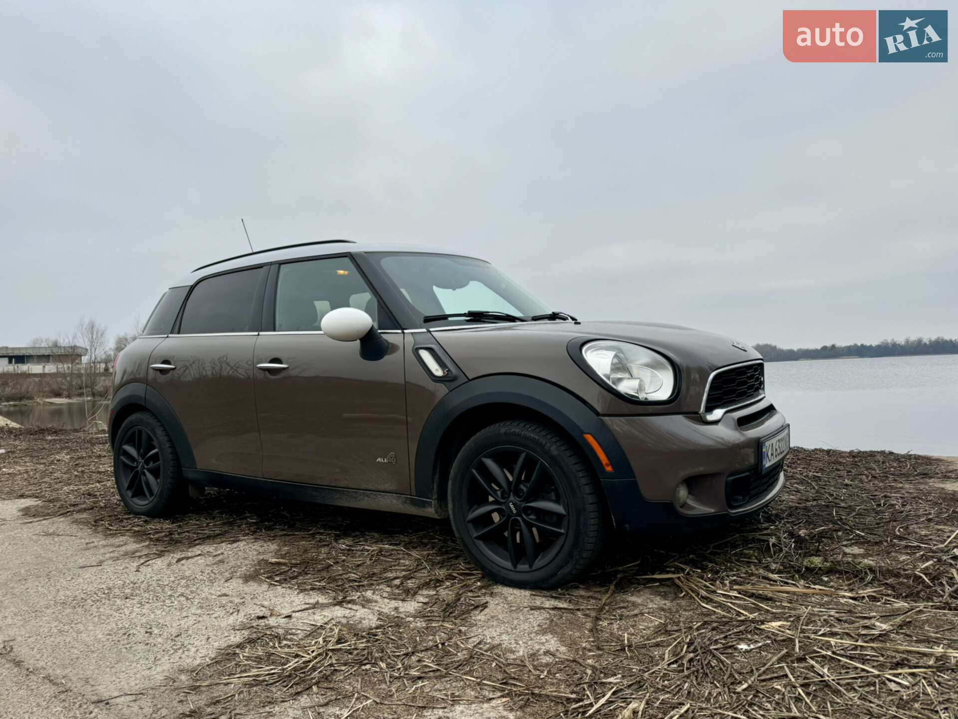 Головне фото звіту автомобіля MINI COOPER S COUNTRYMAN 2012