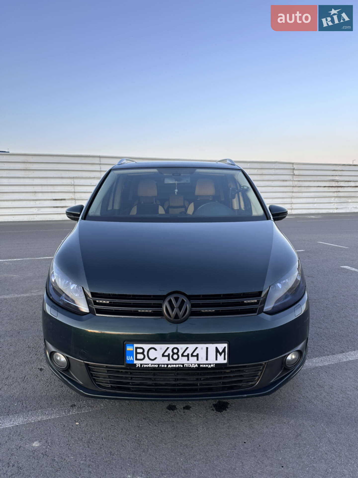 VOLKSWAGEN TOURAN 2010