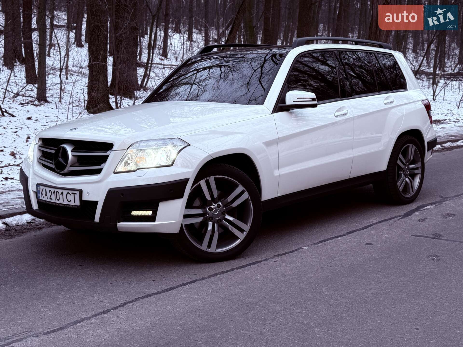Головне фото звіту автомобіля MERCEDES-BENZ GLK 350 2010