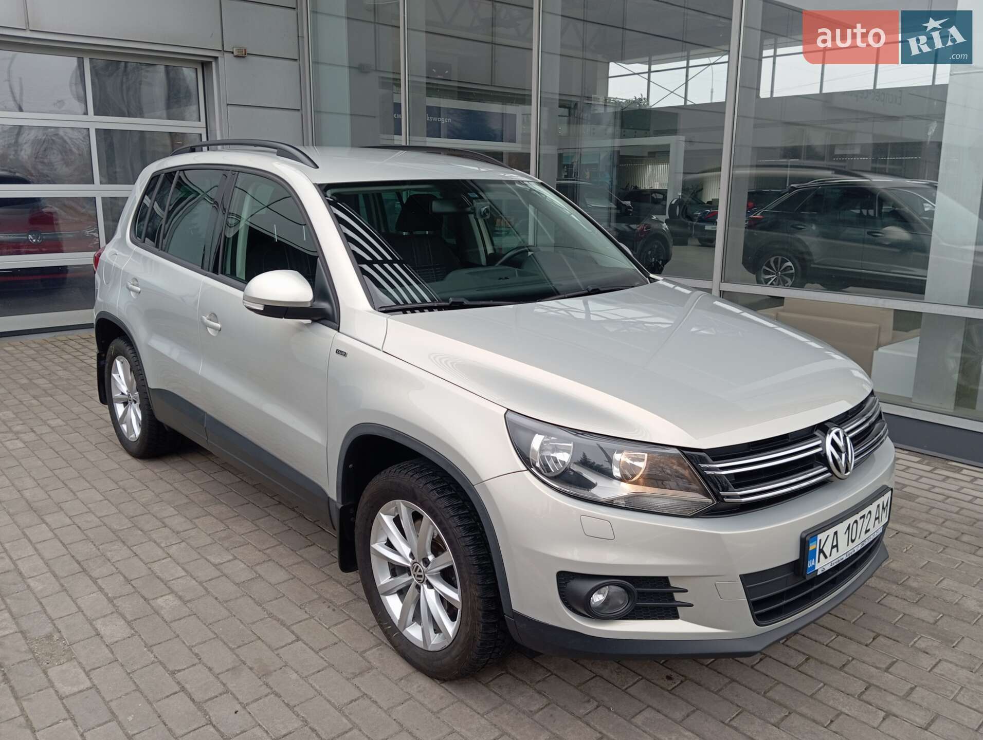 VOLKSWAGEN TIGUAN 2016