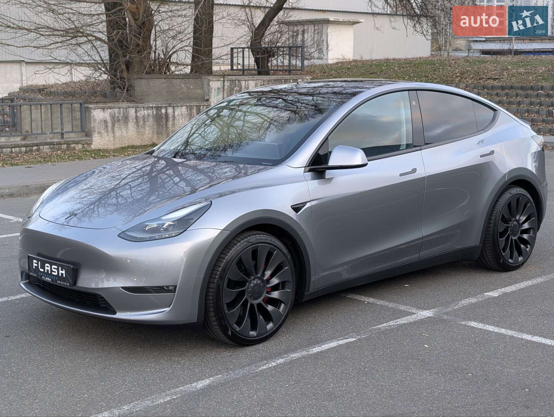 TESLA MODEL Y 2024