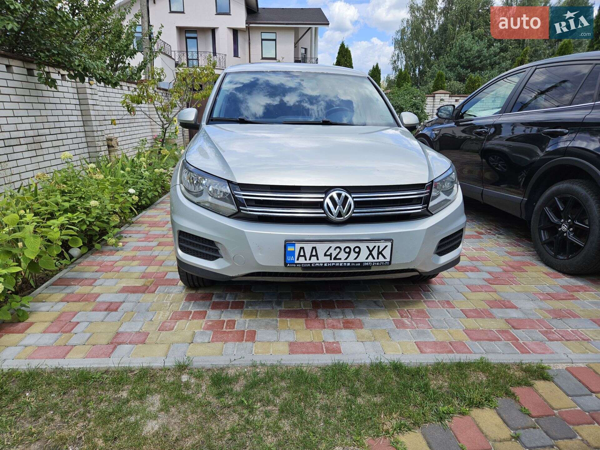 VOLKSWAGEN TIGUAN 2012