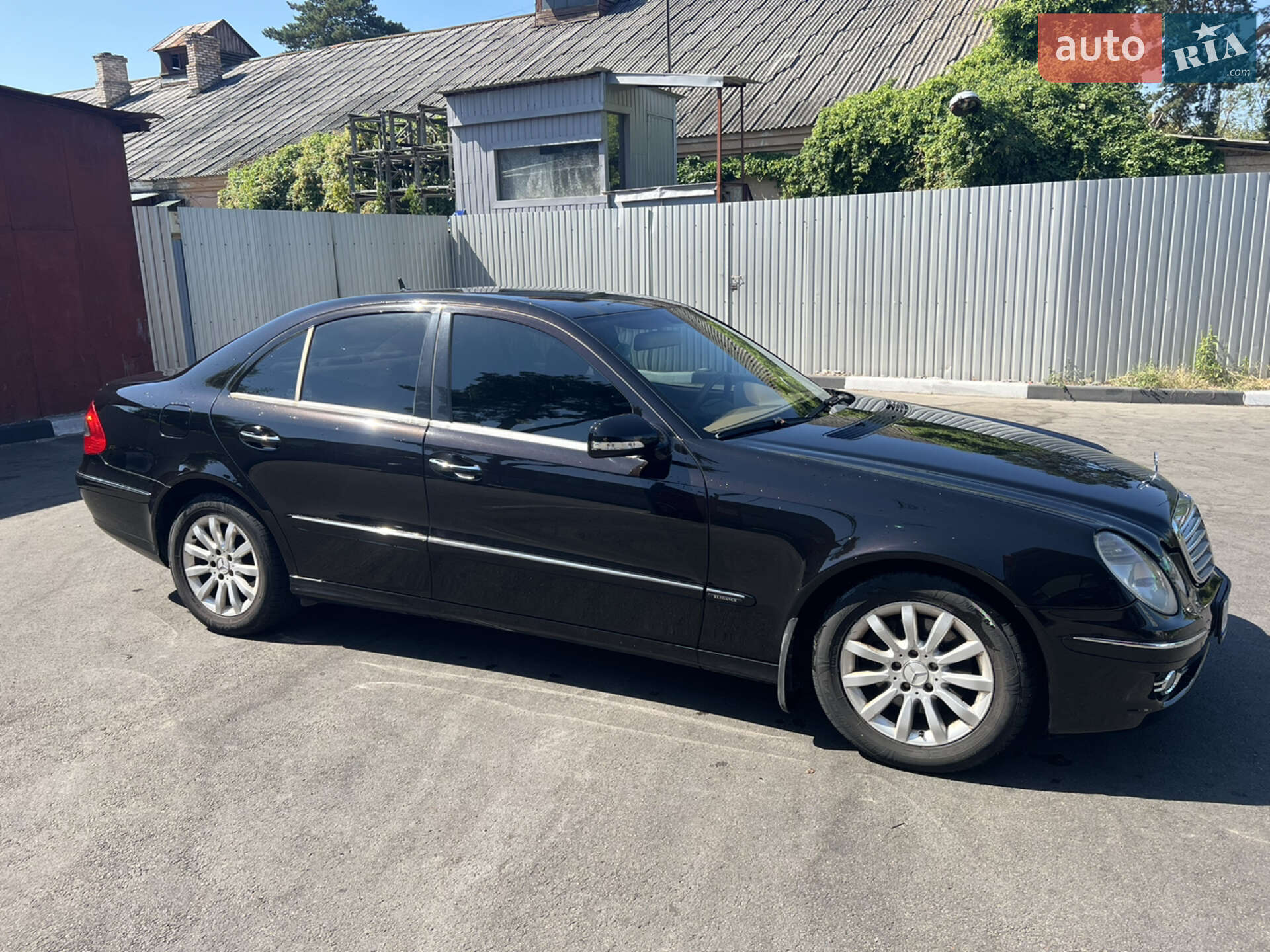 Головне фото звіту автомобіля MERCEDES-BENZ E 280 2007