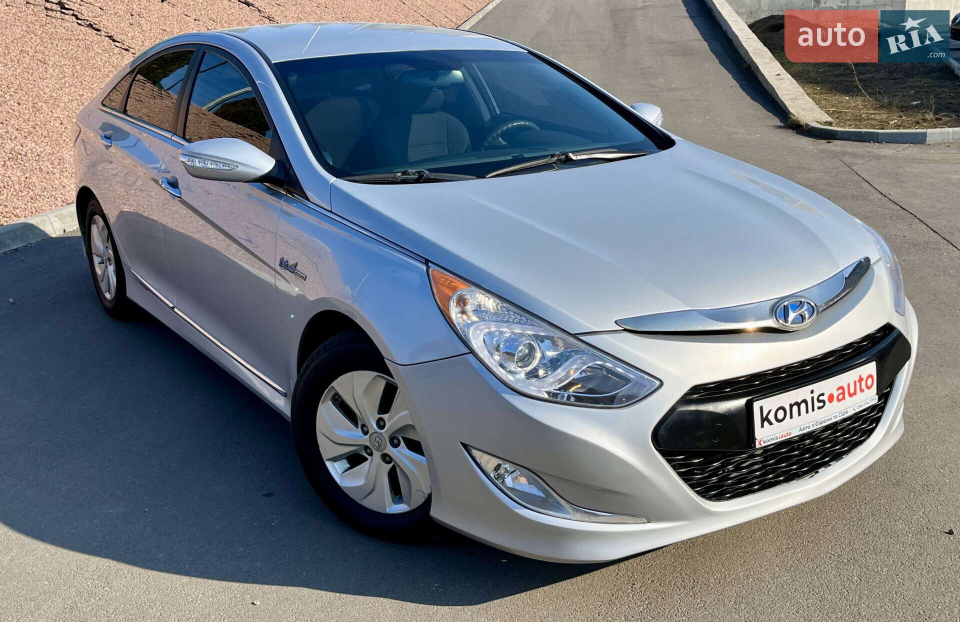 Головне фото звіту автомобіля HYUNDAI SONATA 2014