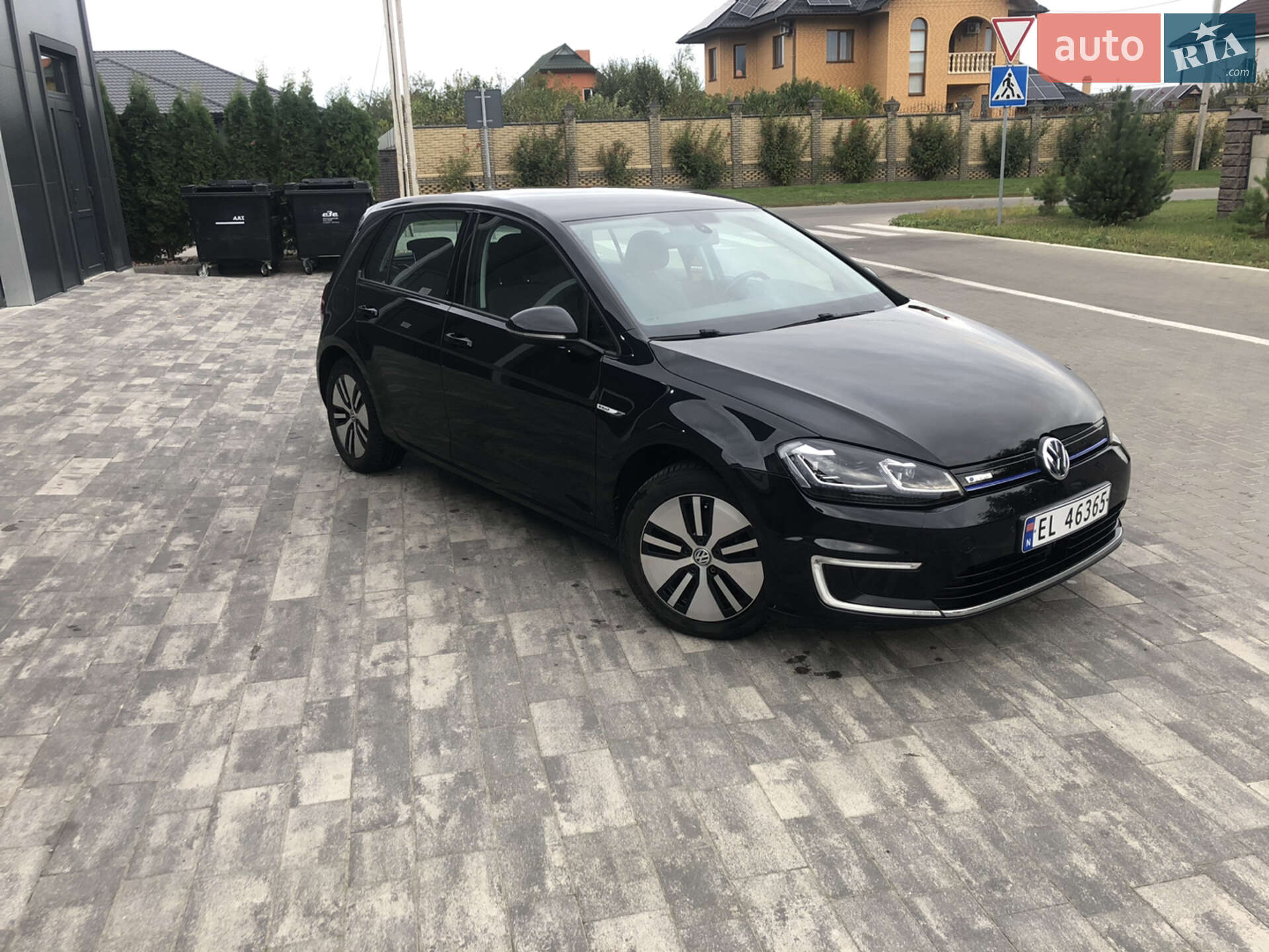 VOLKSWAGEN E-GOLF 2014