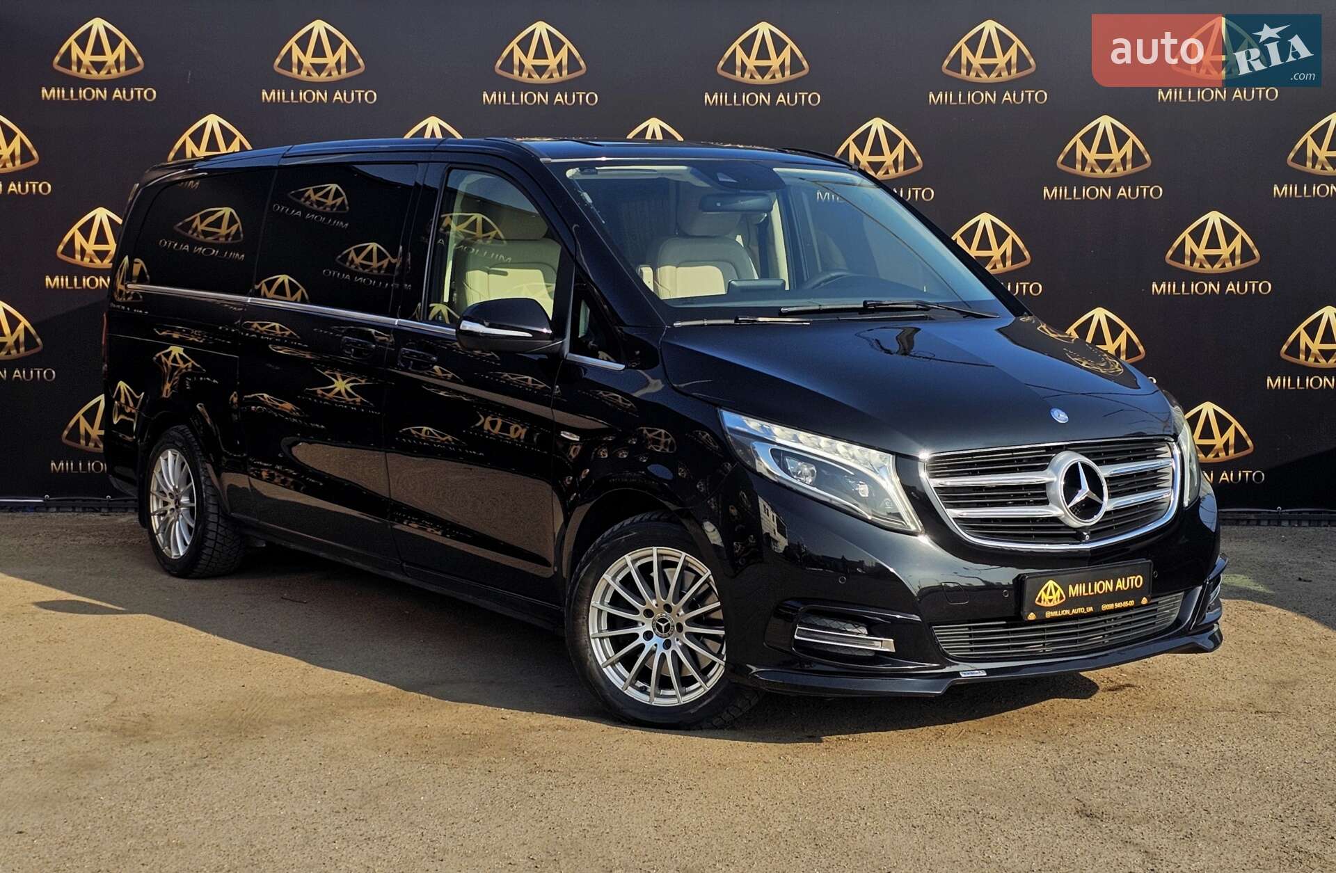MERCEDES-BENZ V250 2016