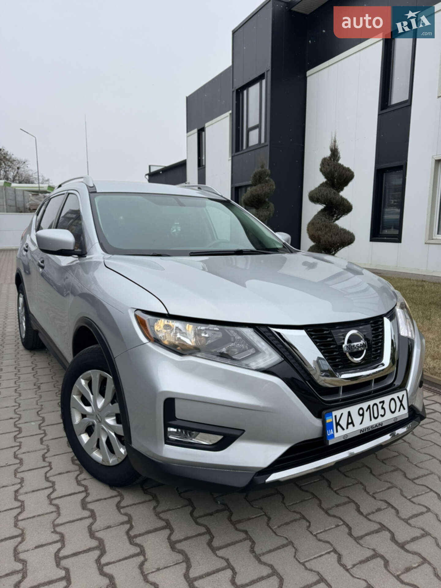 NISSAN ROGUE 2017