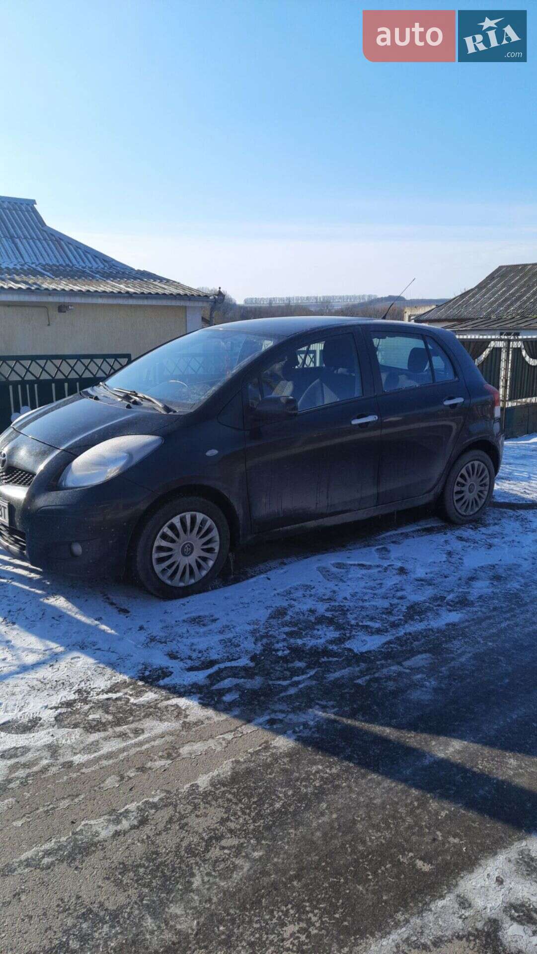 TOYOTA YARIS 2010