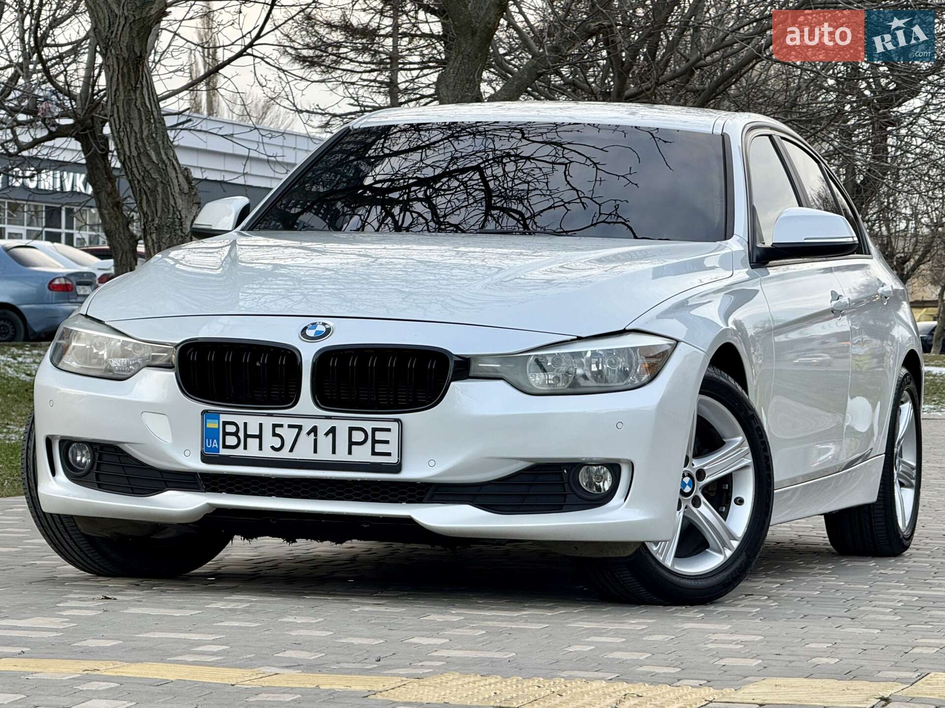 Головне фото звіту автомобіля BMW 320I 2015