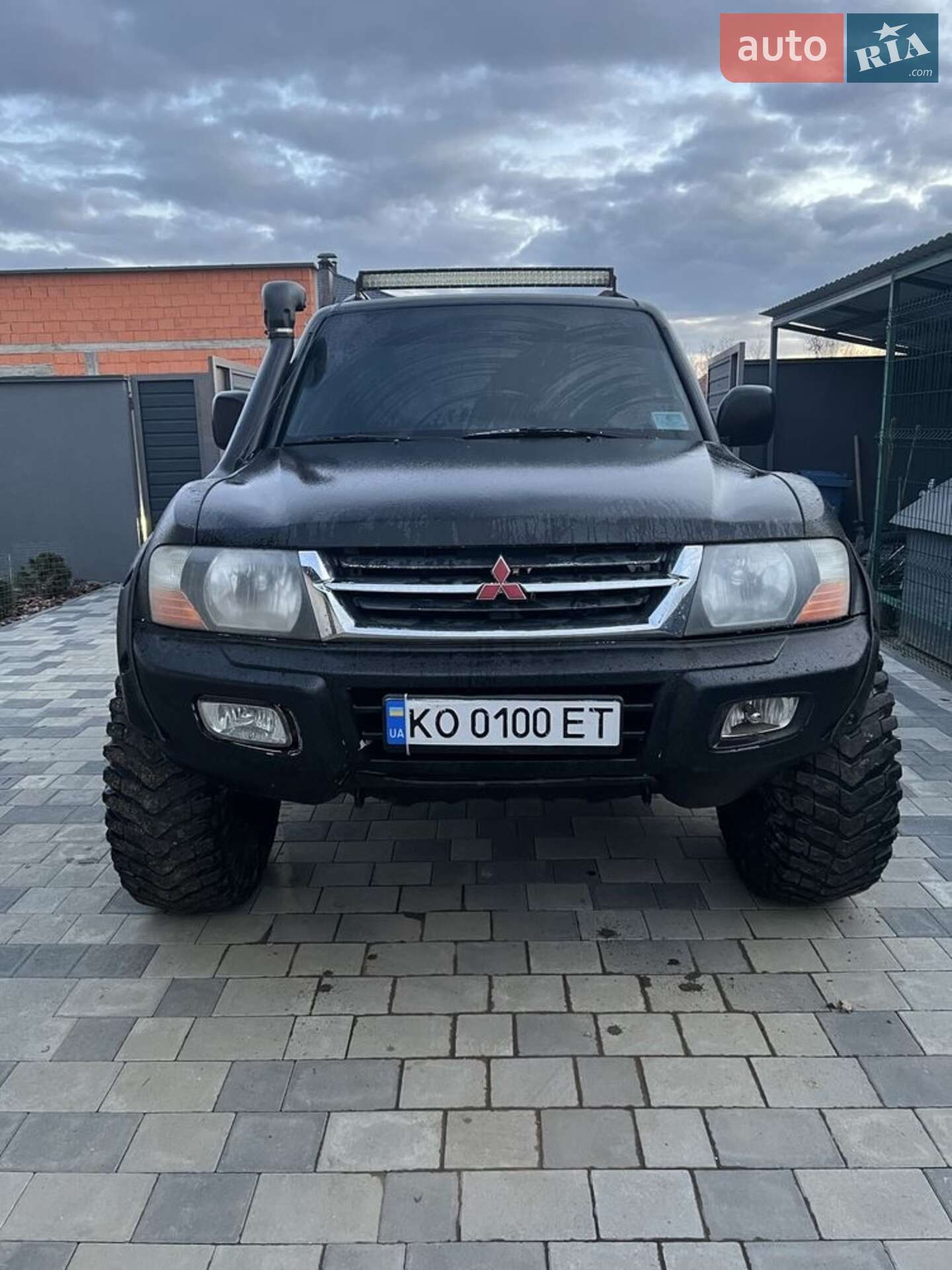 MITSUBISHI PAJERO 2000