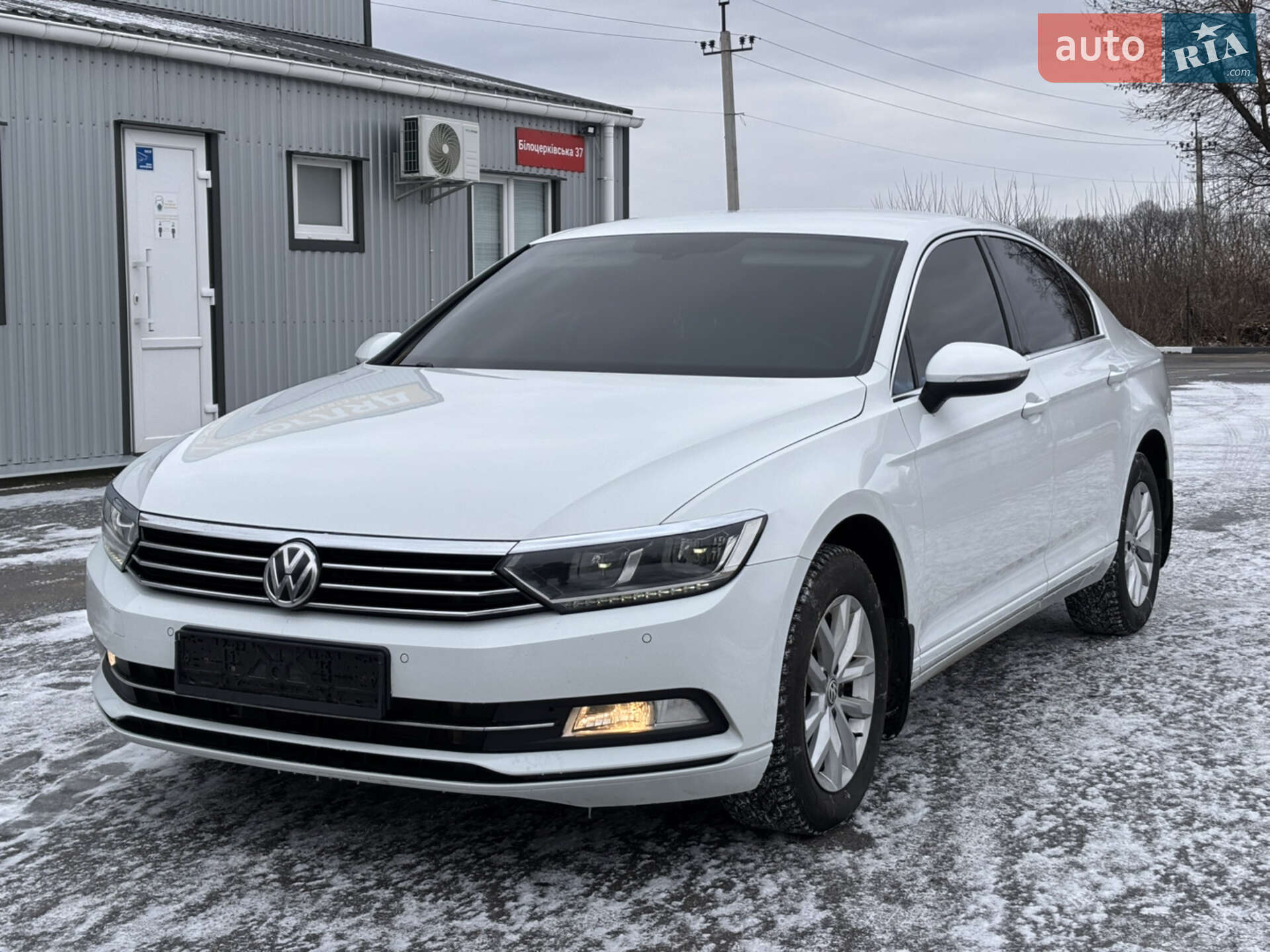 VOLKSWAGEN PASSAT 2016