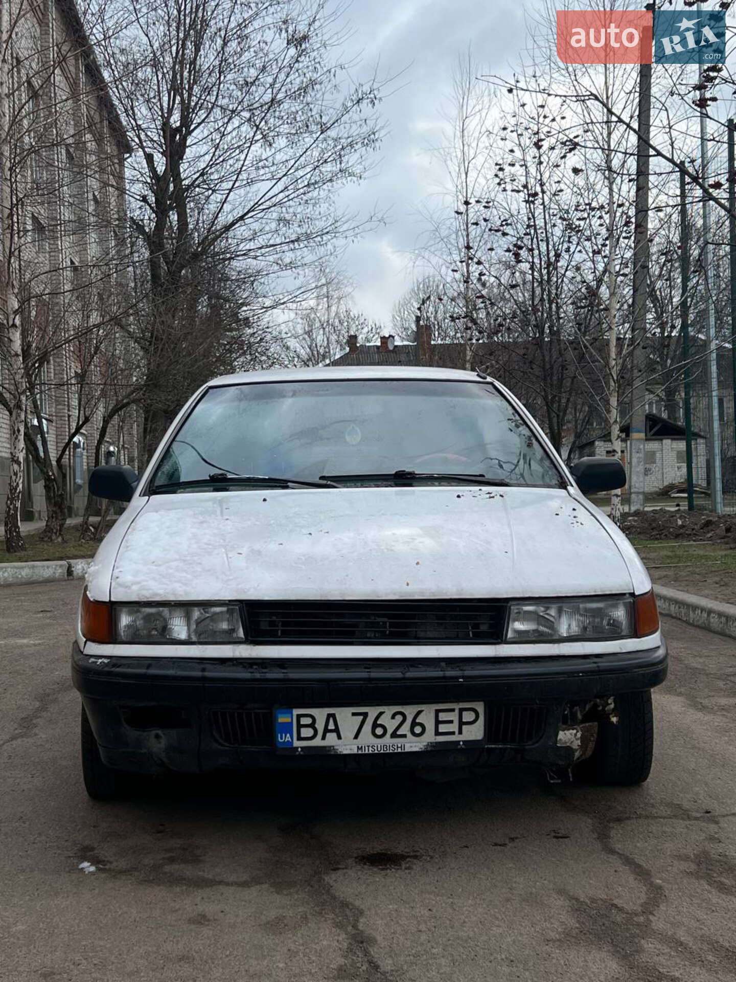 MITSUBISHI LANCER 1990