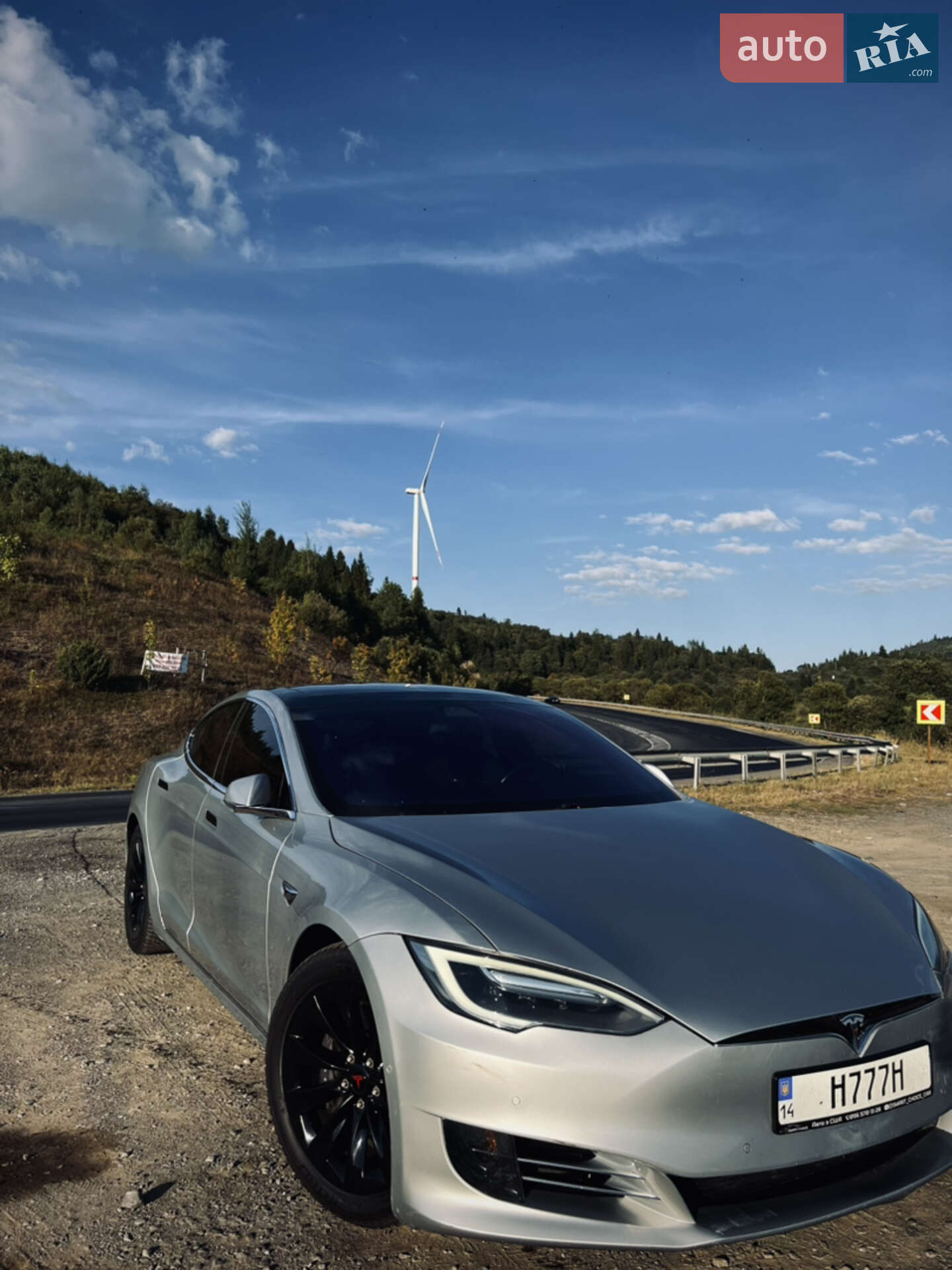 Головне фото звіту автомобіля TESLA MODEL S 2017