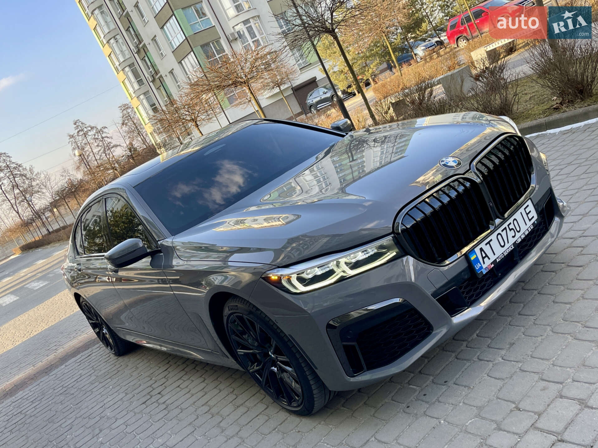 Головне фото звіту автомобіля BMW 750I 2022