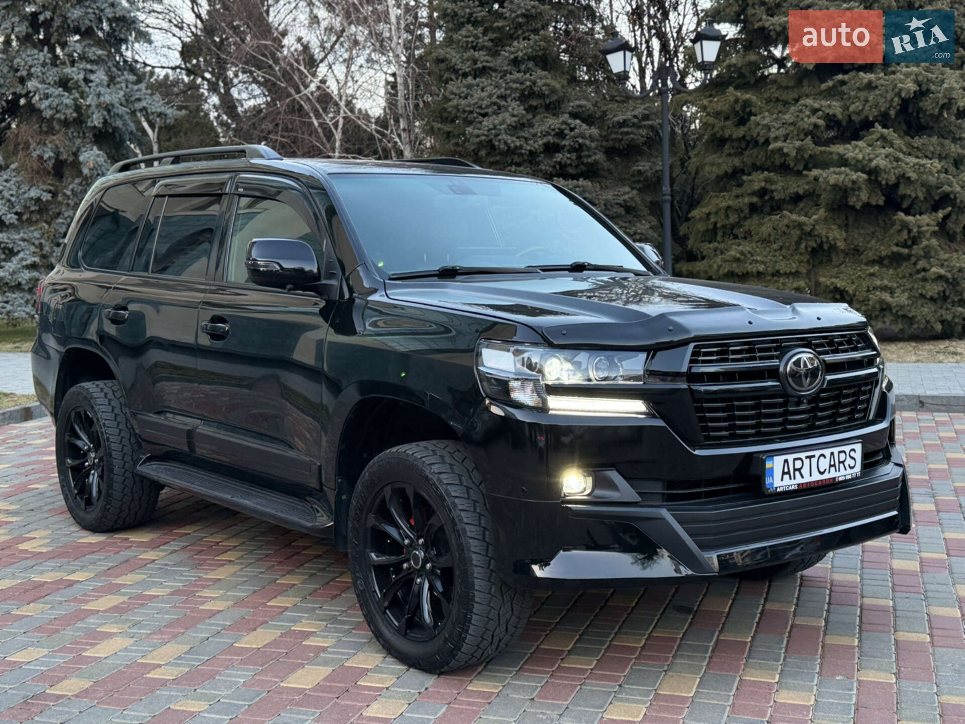 TOYOTA LAND CRUISER