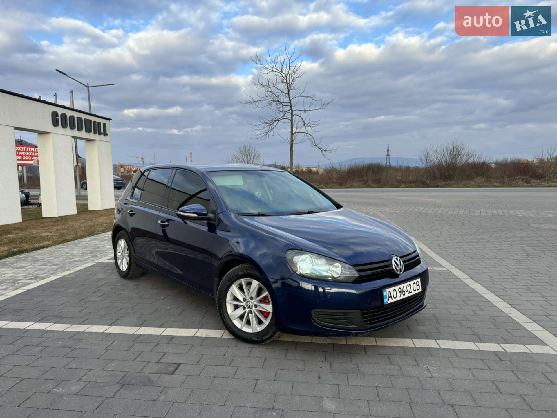 VOLKSWAGEN GOLF 2010