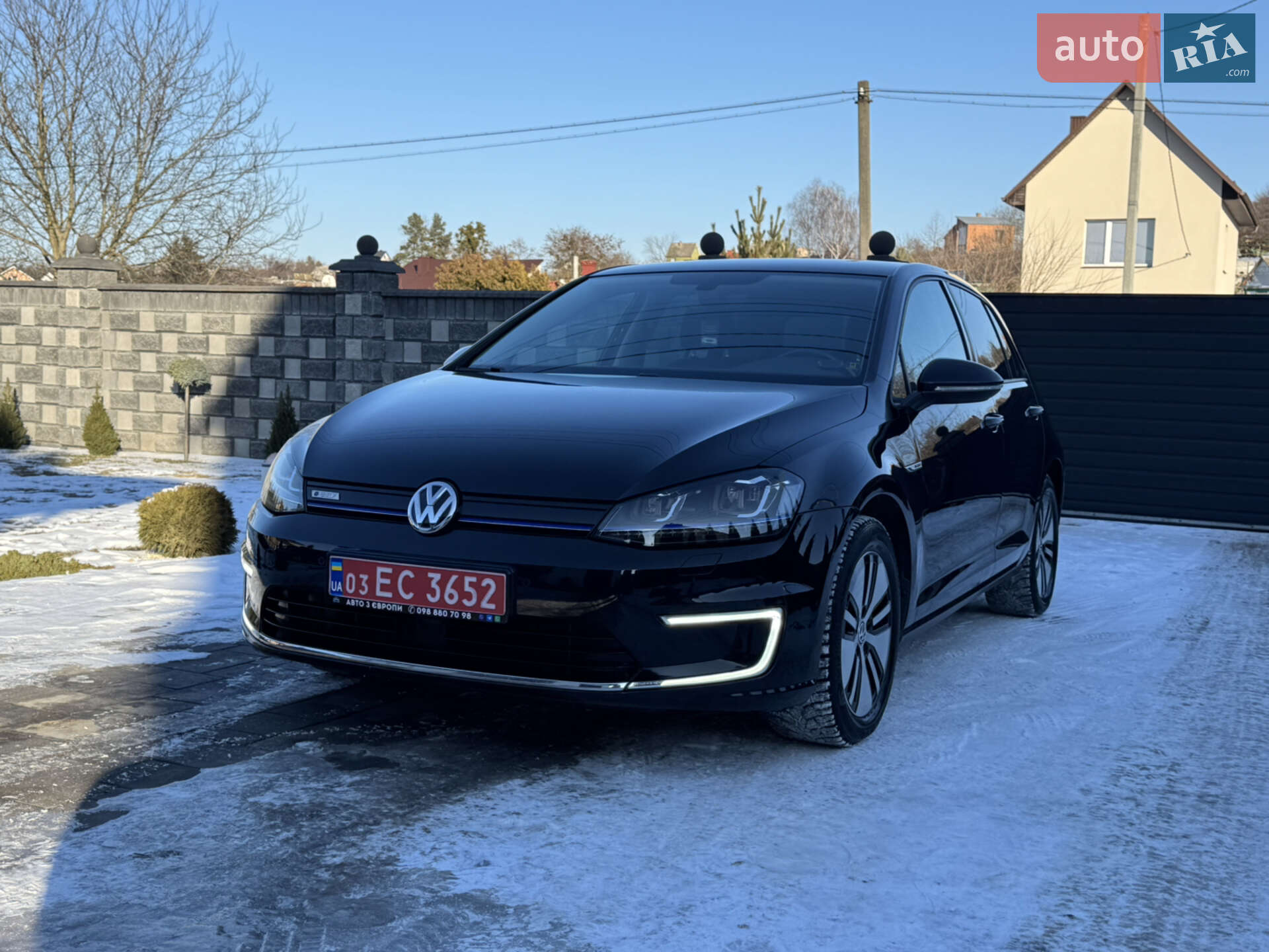 VOLKSWAGEN E-GOLF 2016