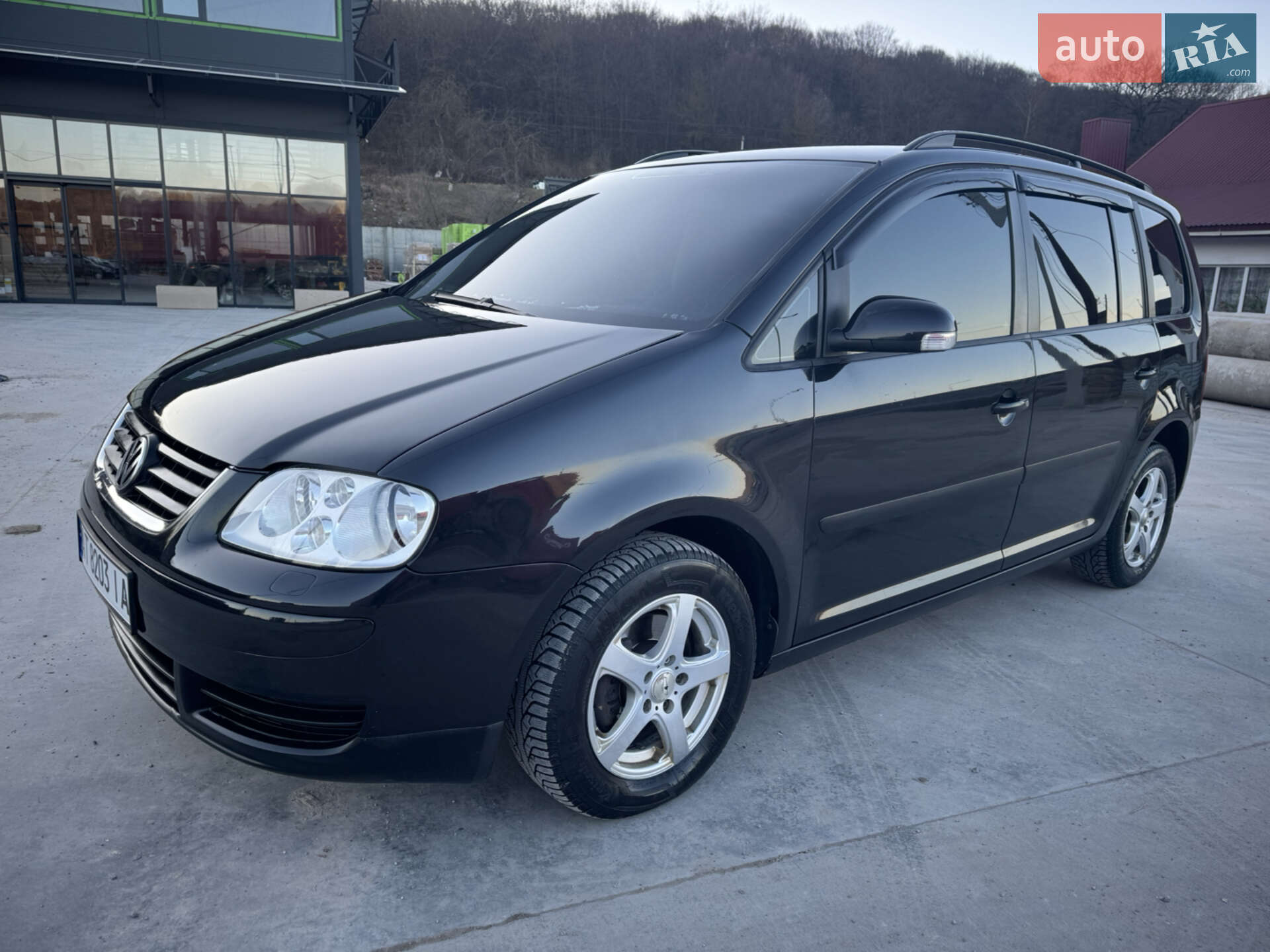 VOLKSWAGEN TOURAN 2004