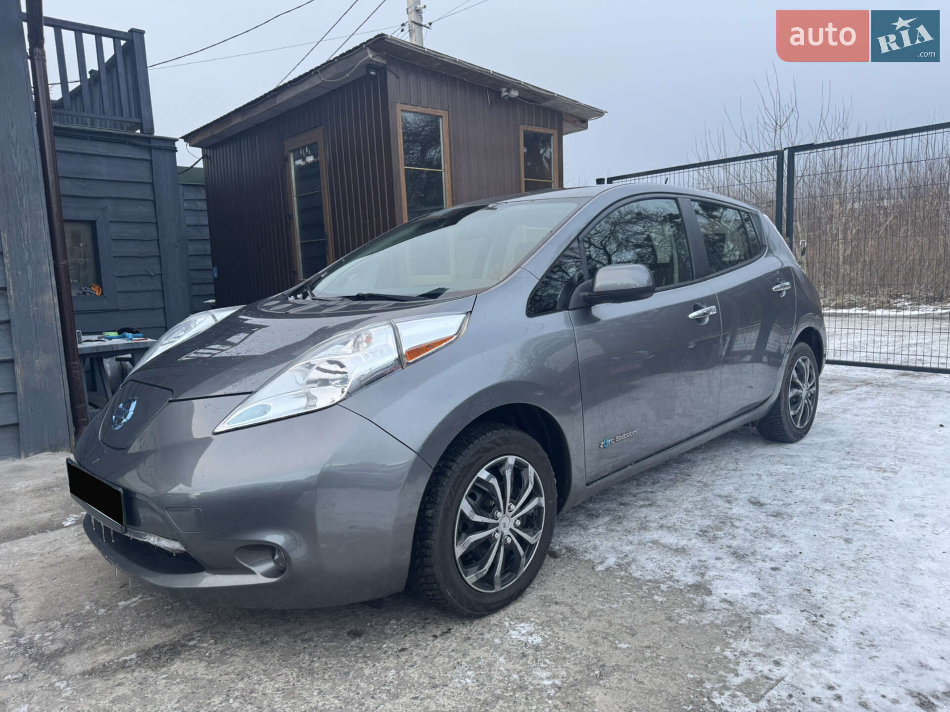Головне фото звіту автомобіля NISSAN LEAF 2015