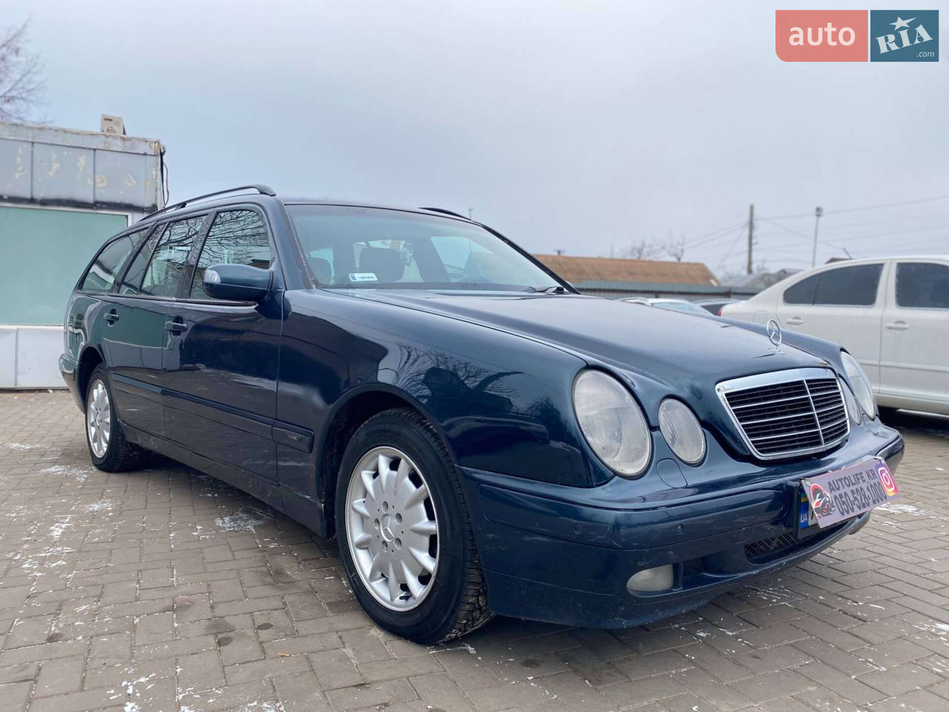 MERCEDES-BENZ 210D 1999