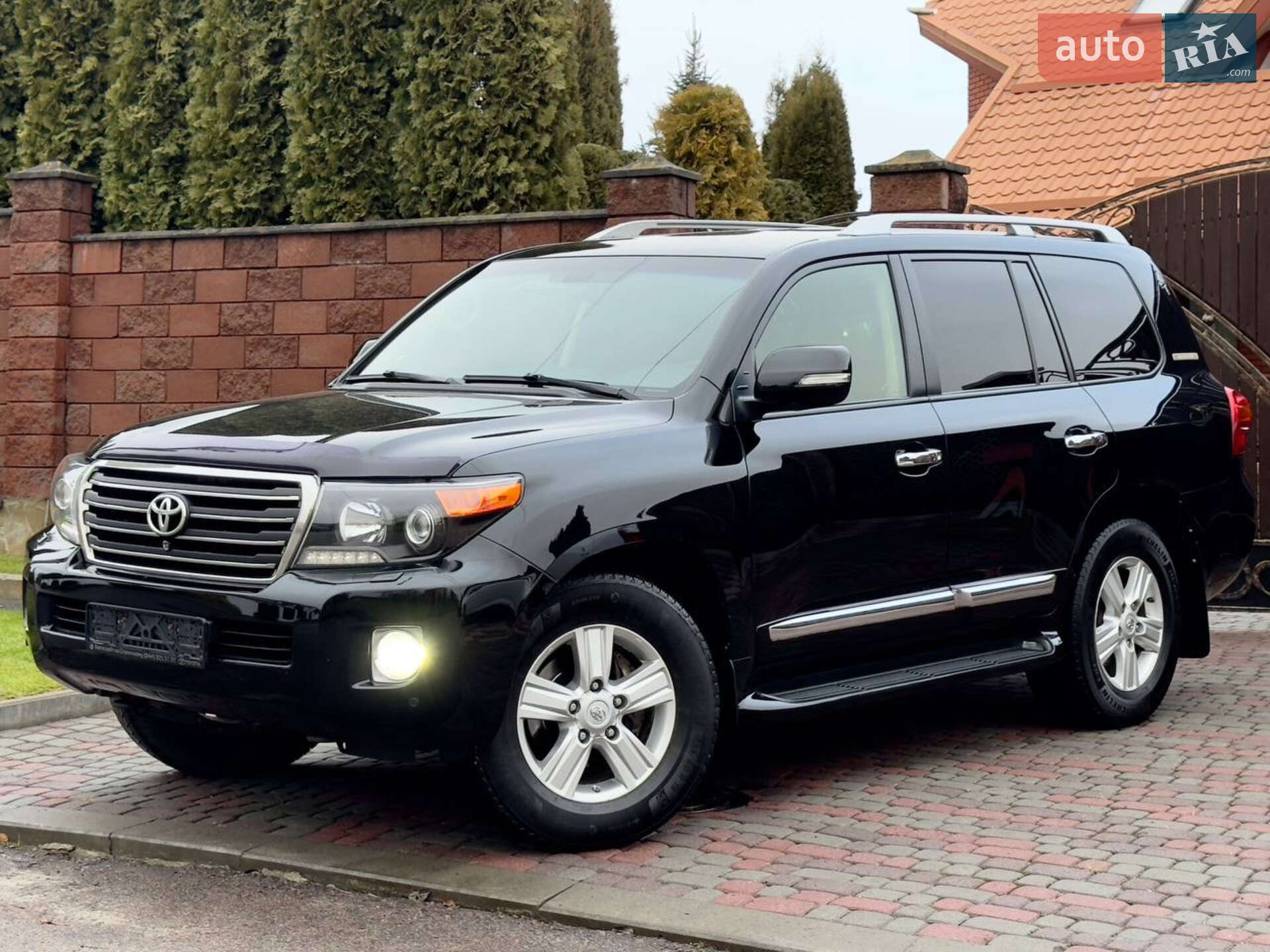 TOYOTA LAND CRUISER 200 2014