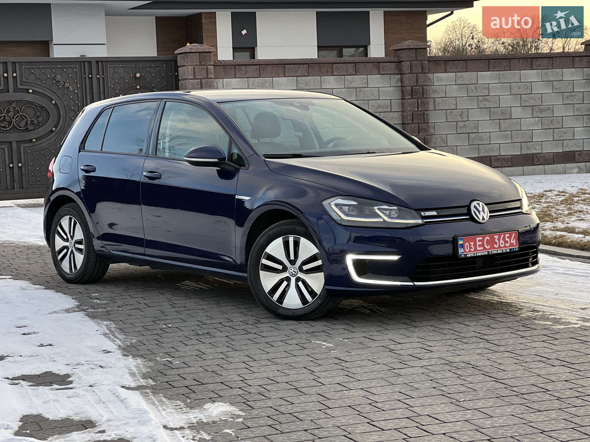 VOLKSWAGEN E-GOLF 2018