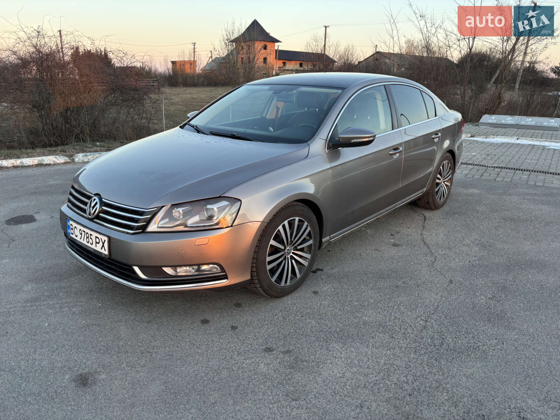 VOLKSWAGEN PASSAT 2013
