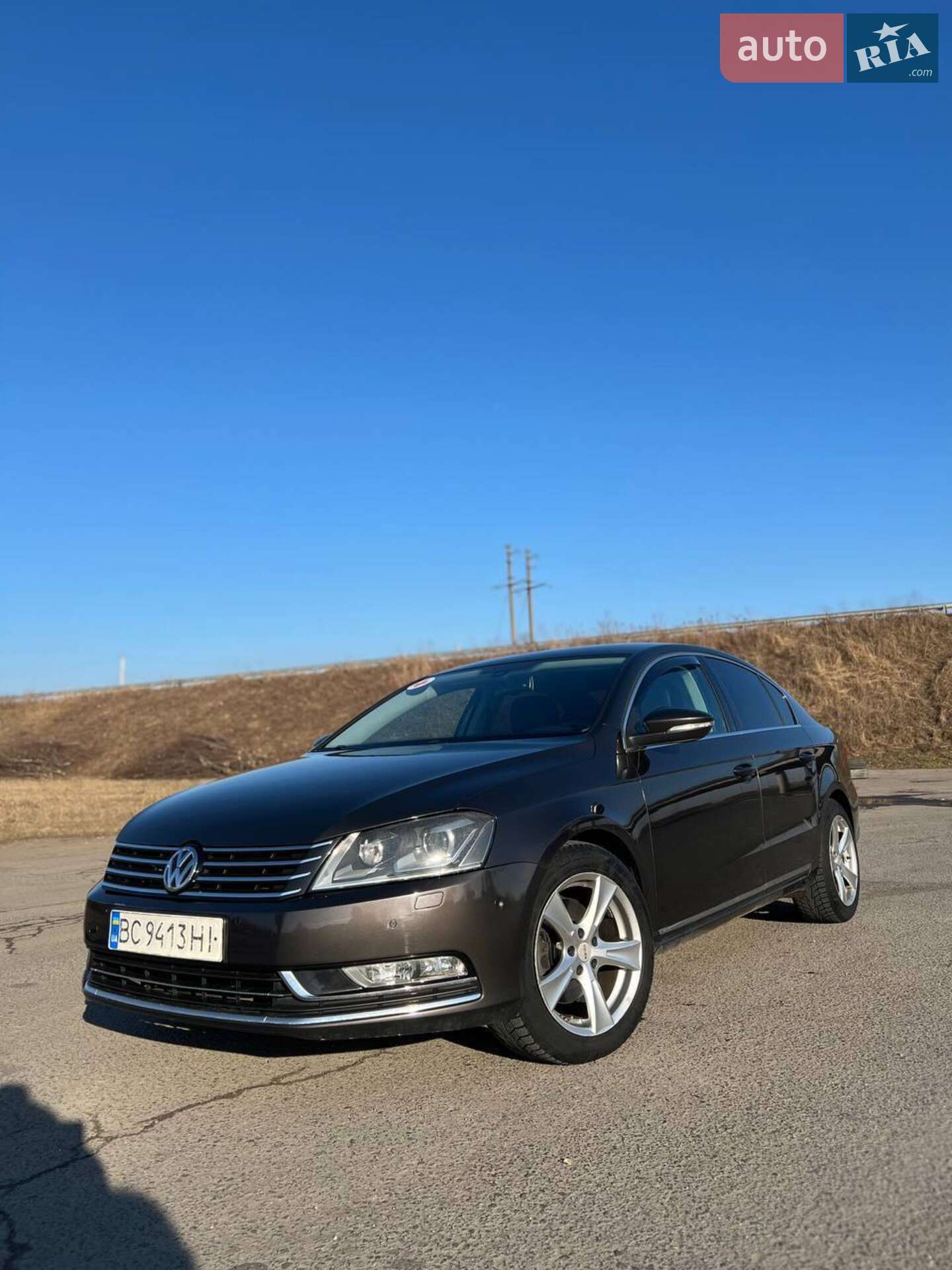 VOLKSWAGEN PASSAT 2011