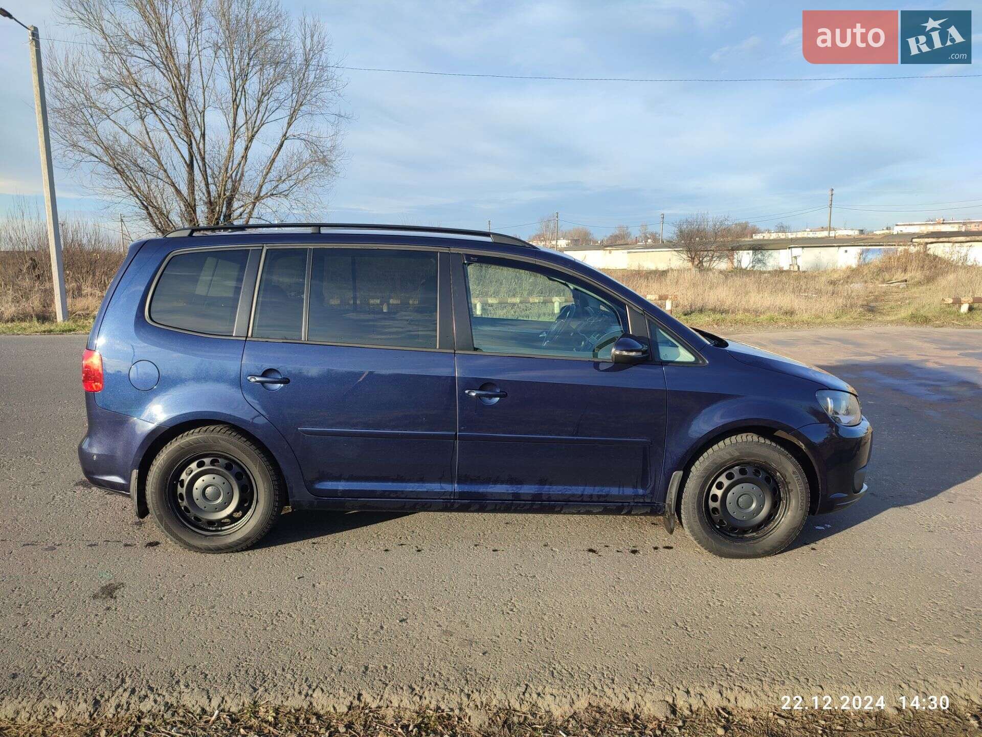 VOLKSWAGEN TOURAN 2012