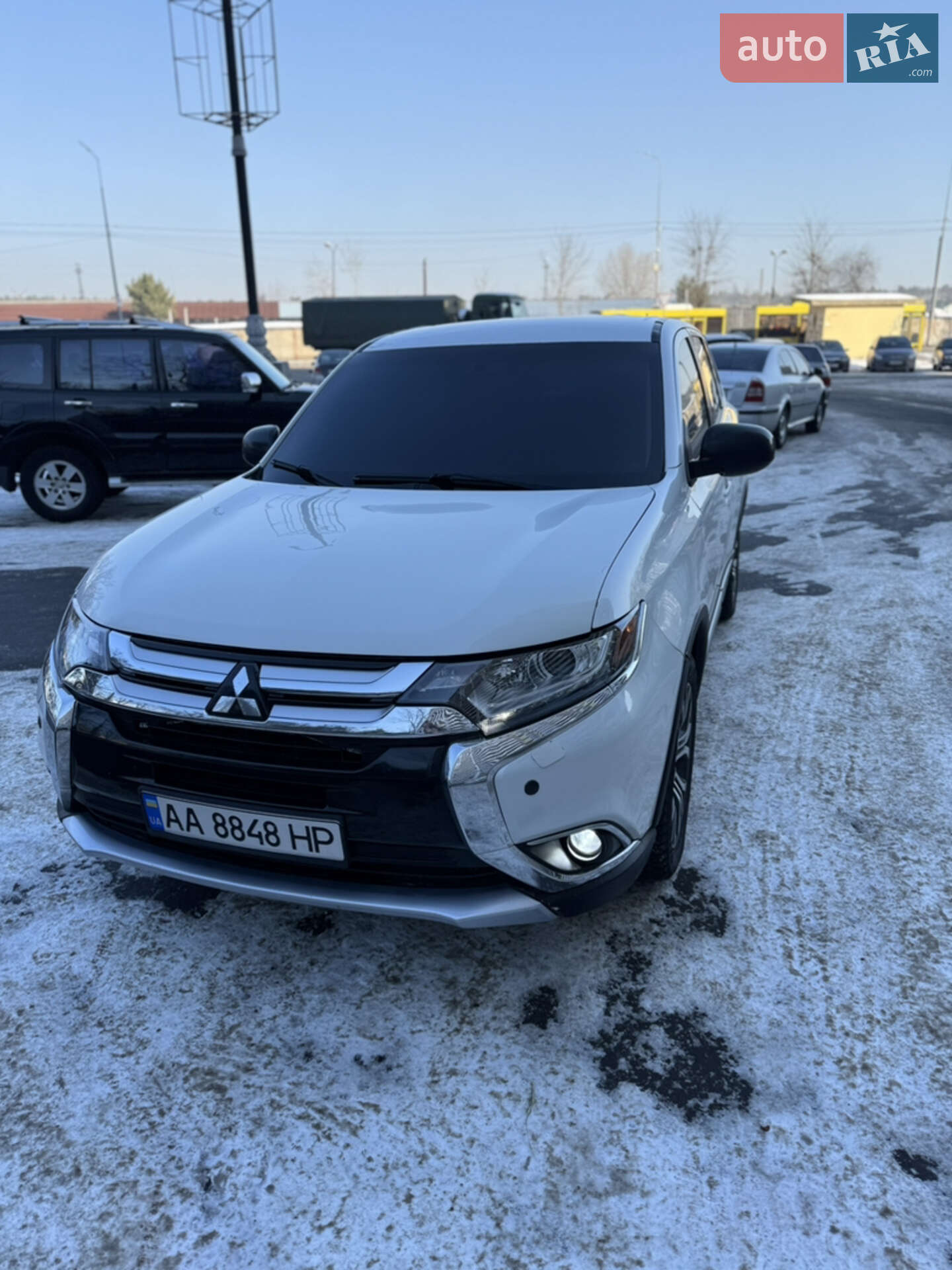 MITSUBISHI OUTLANDER 2017