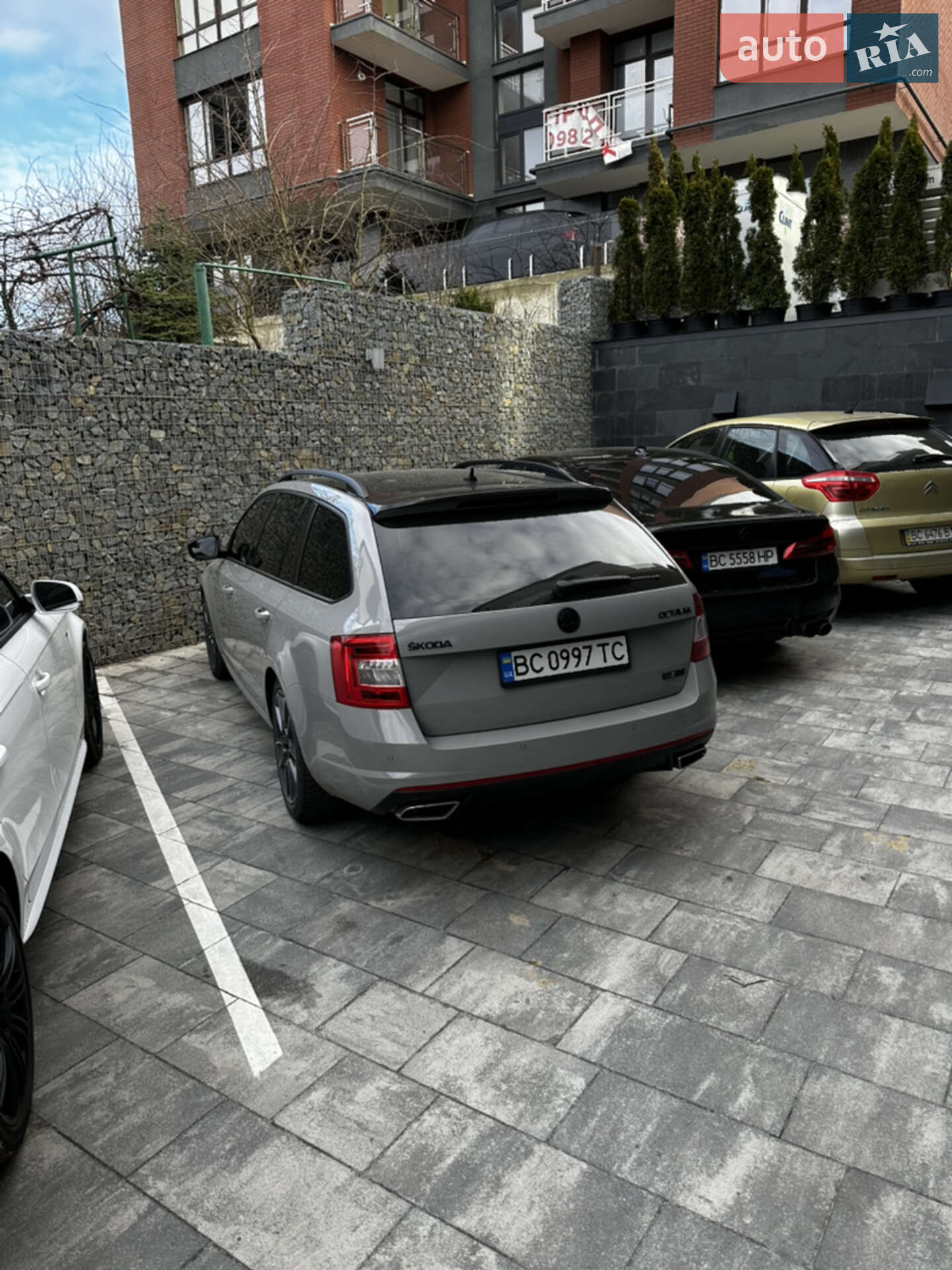 Головне фото звіту автомобіля SKODA OCTAVIA 2016