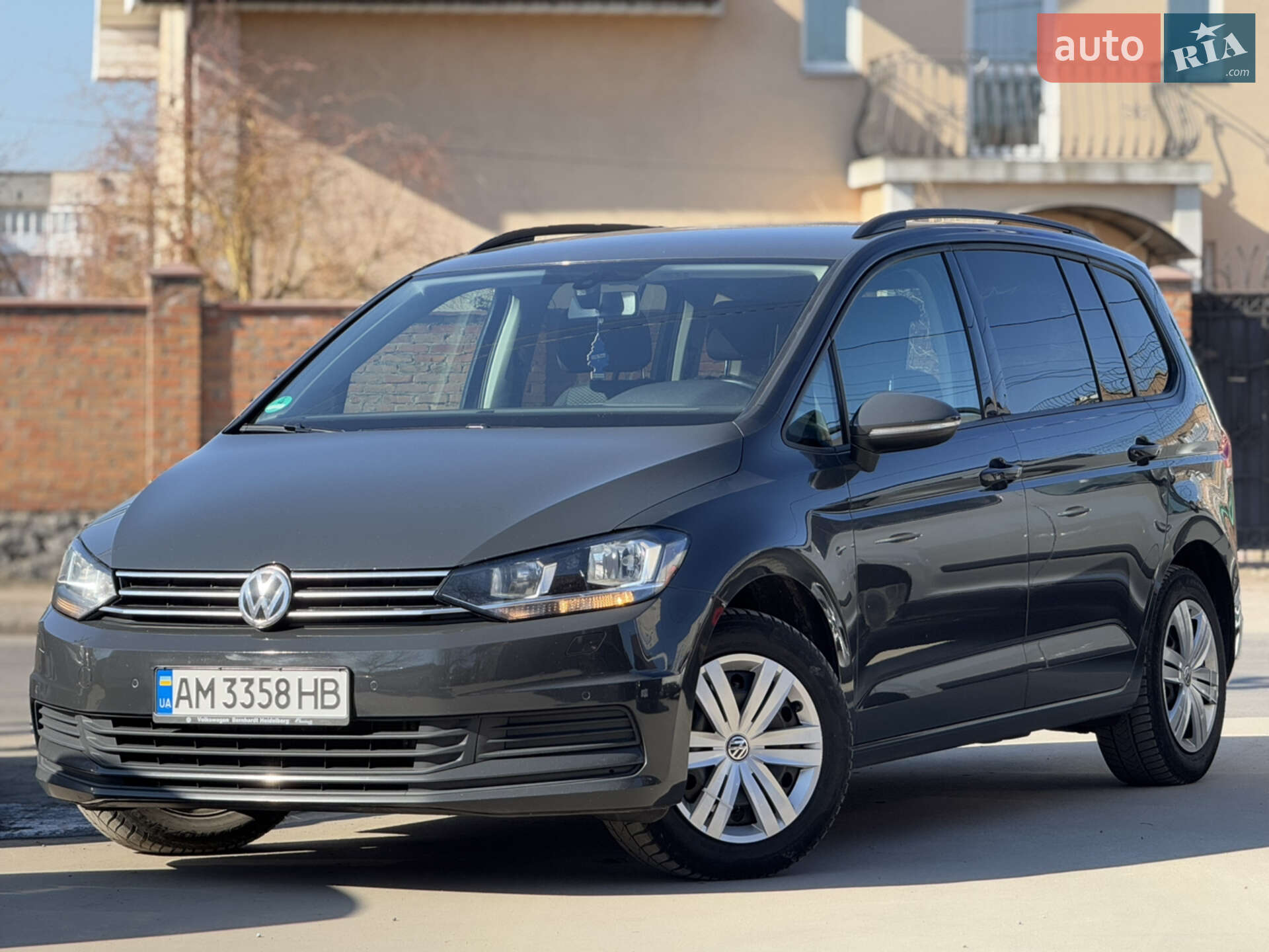 VOLKSWAGEN TOURAN 2015