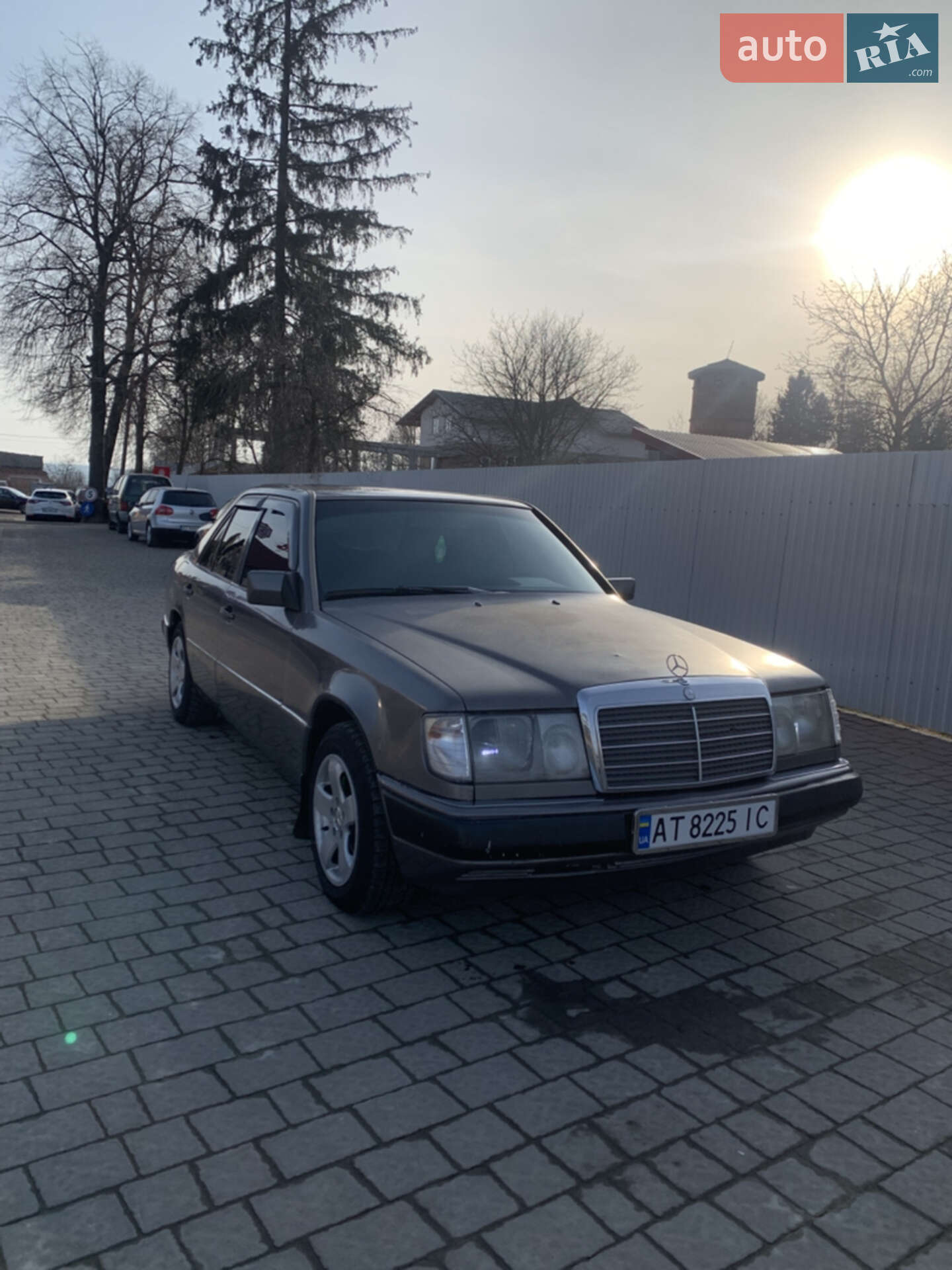 Mercedes-Benz E-Class 1992