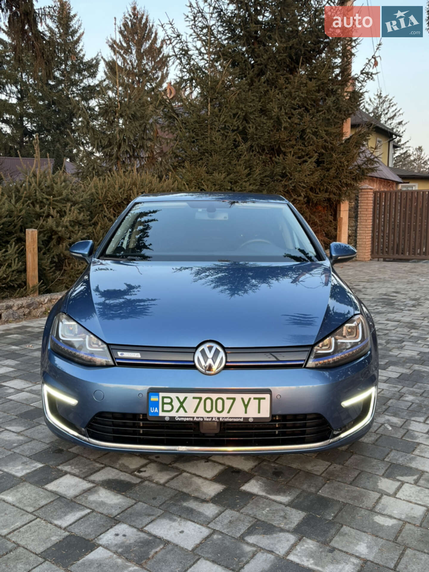 VOLKSWAGEN E-GOLF 2015