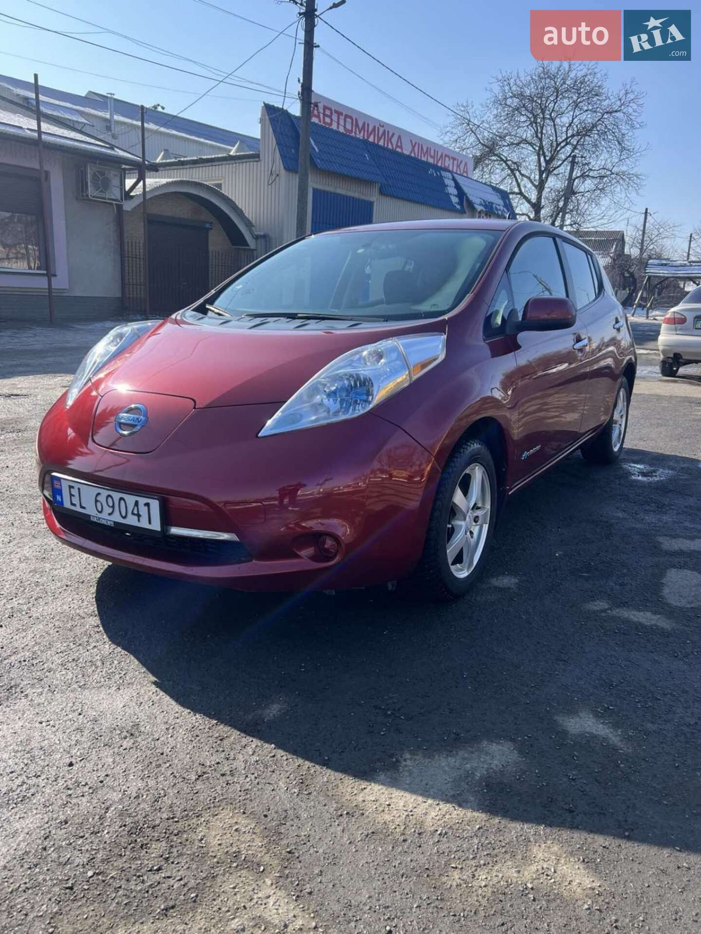NISSAN LEAF 2013