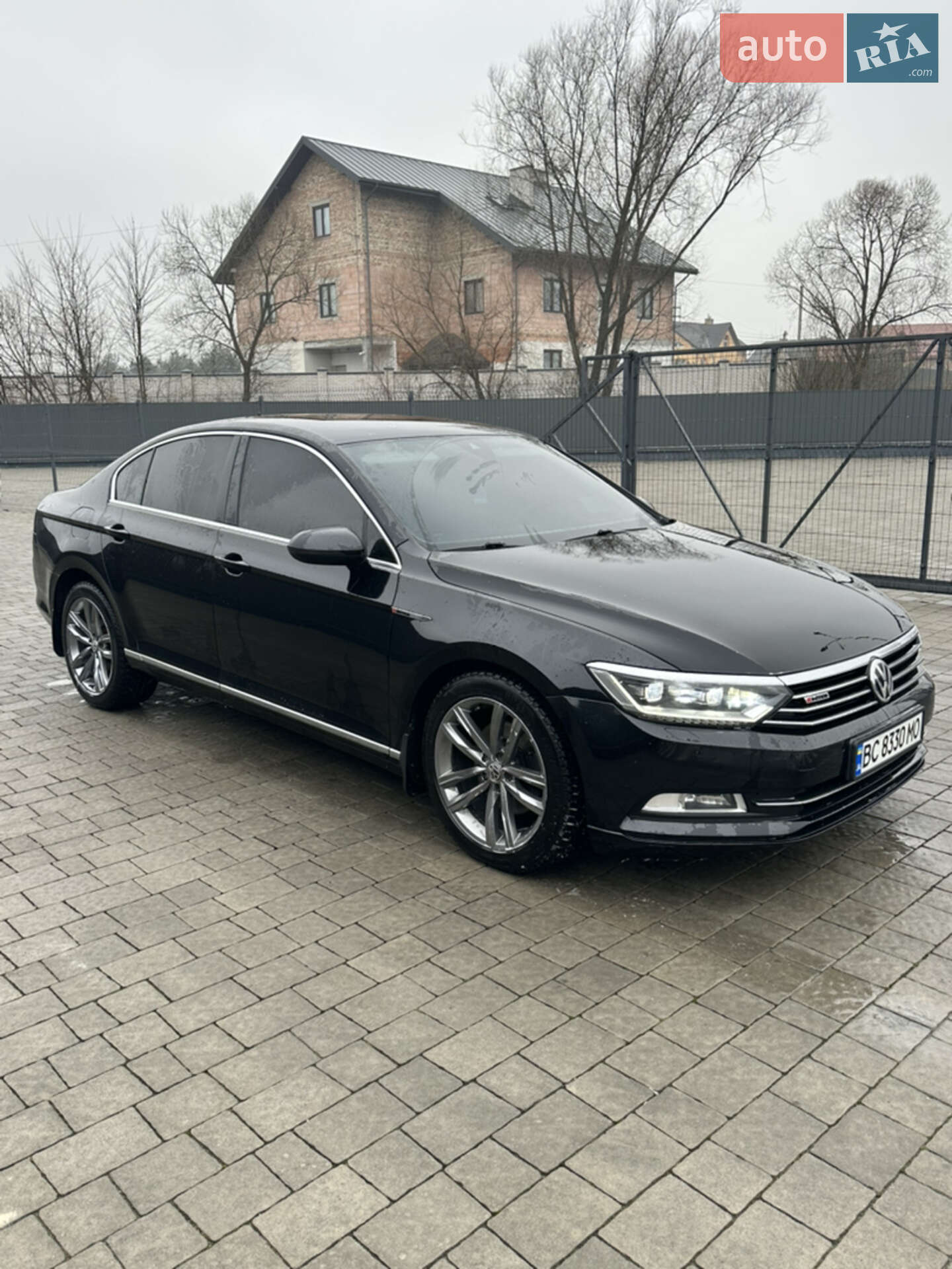 VOLKSWAGEN PASSAT 2016