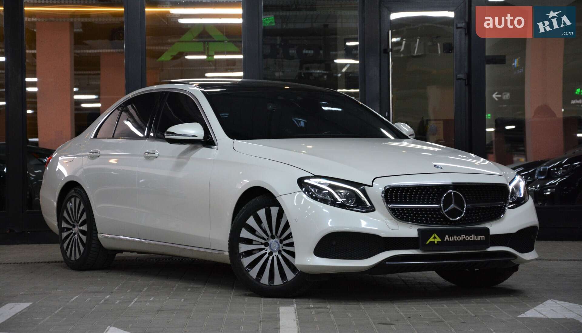 MERCEDES-BENZ E 350 2016
