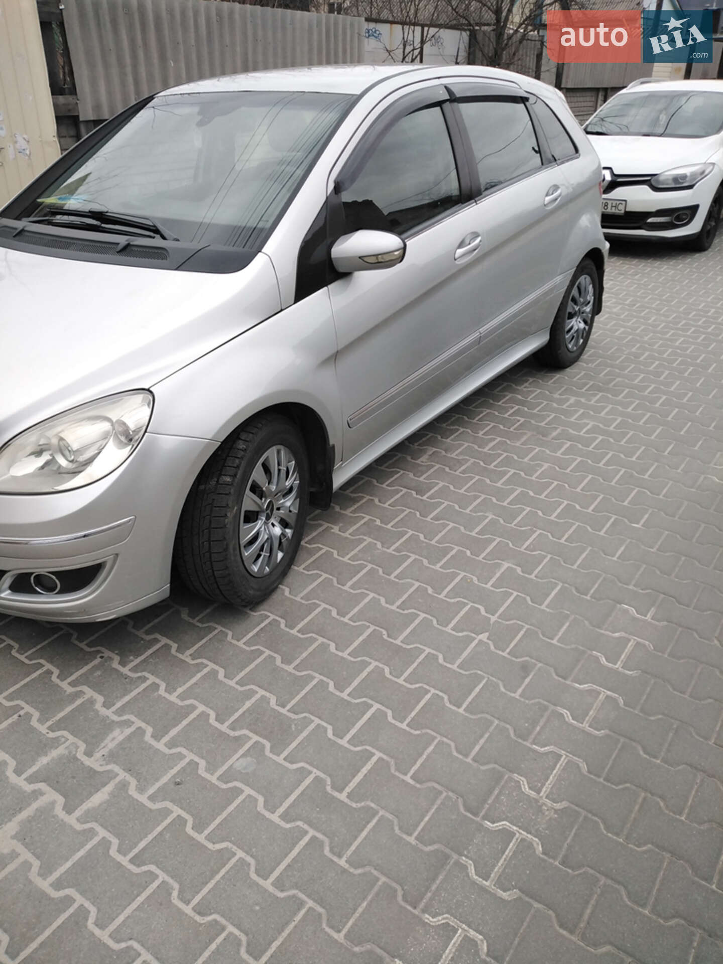MERCEDES-BENZ B 180 2006