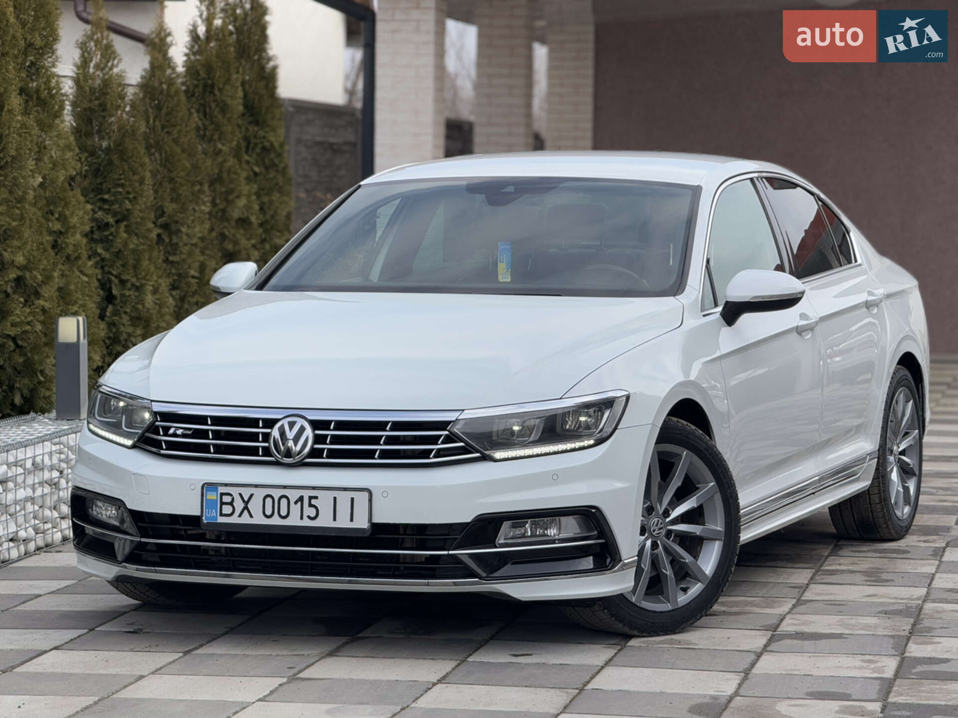 VOLKSWAGEN PASSAT 2016