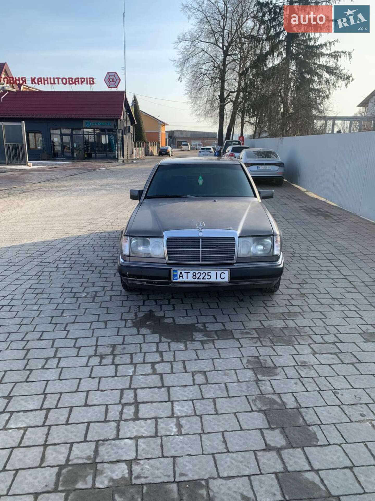 MERCEDES-BENZ 260 E 1992