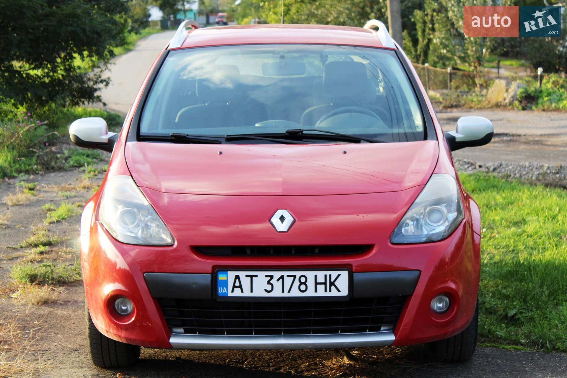 Головне фото звіту автомобіля RENAULT CLIO 2010
