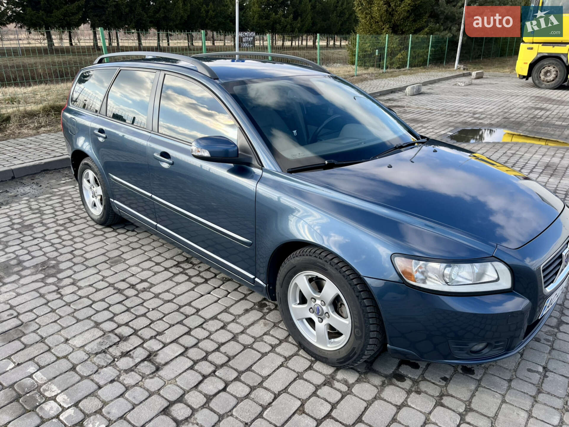 Головне фото звіту автомобіля VOLVO V50 2007