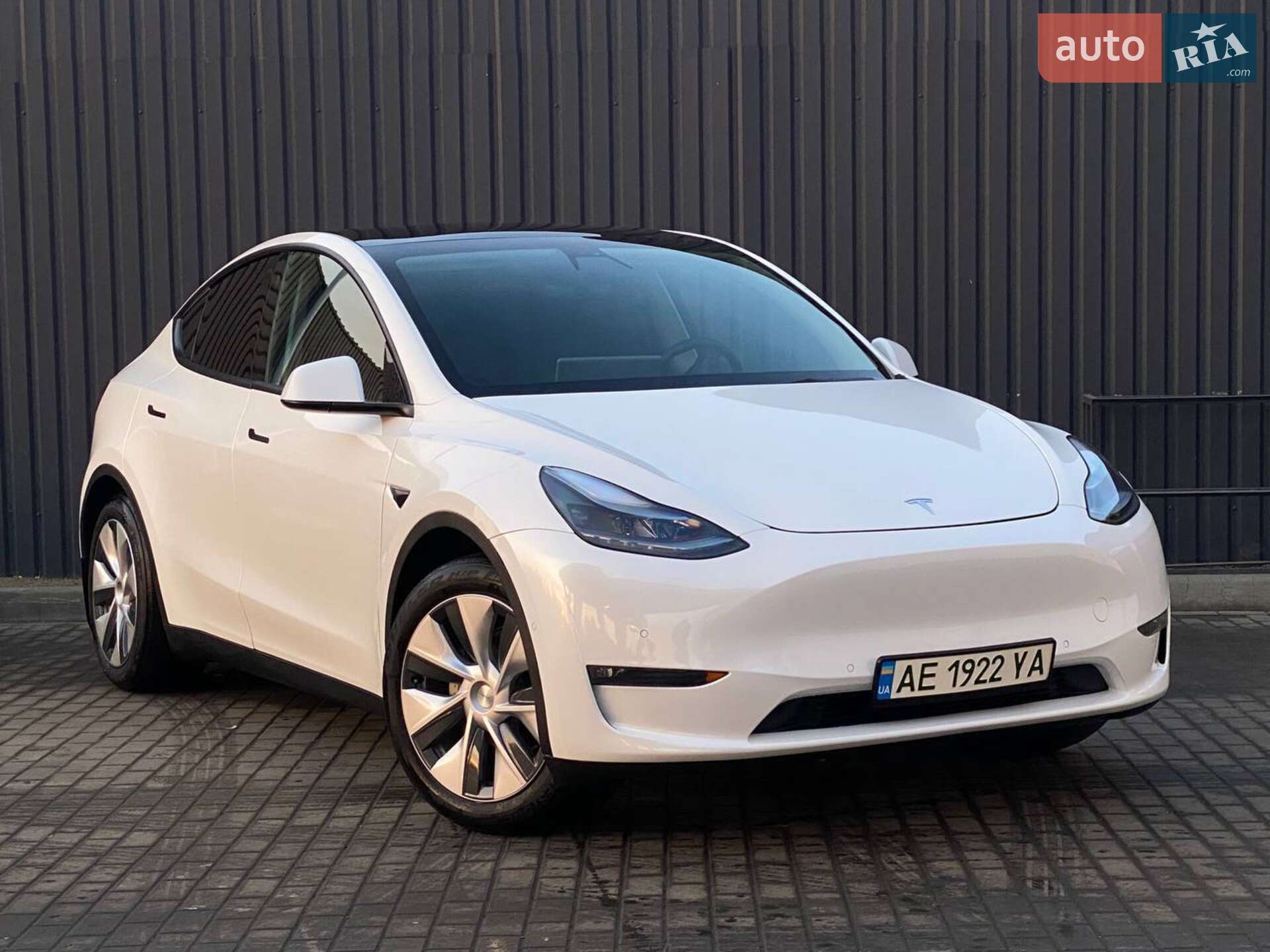 TESLA MODEL Y 2021