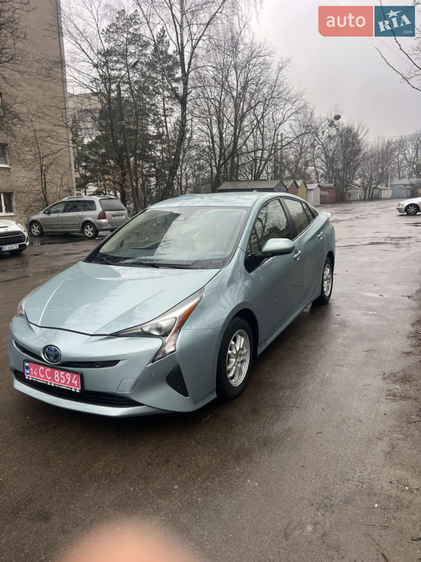 TOYOTA PRIUS 2017